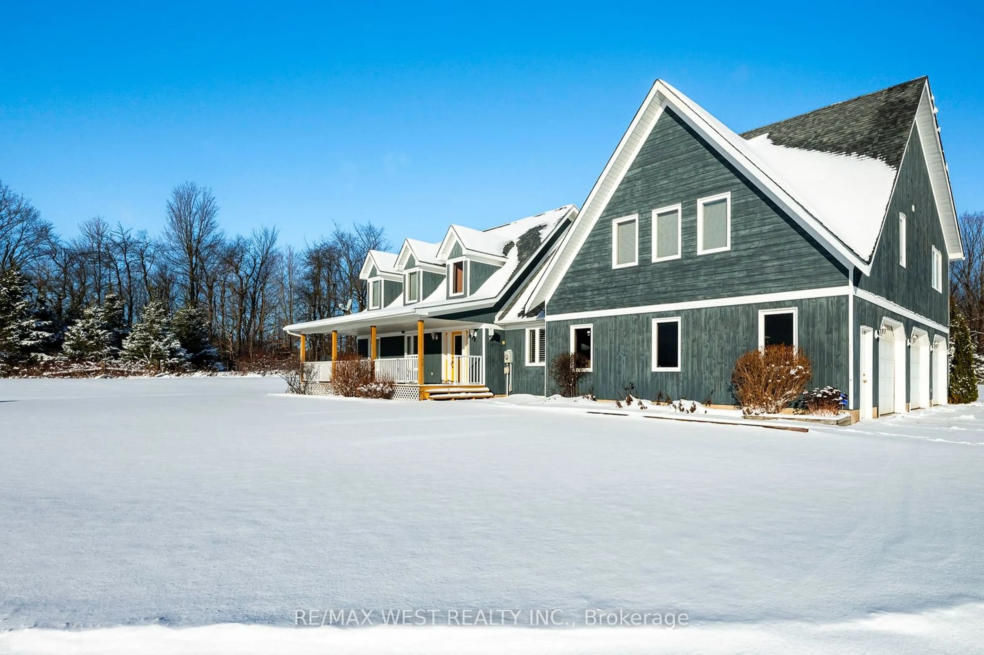 Home with vinyl exterior material, unknown for 5683 First Line, Erin Ontario L0N 1N0