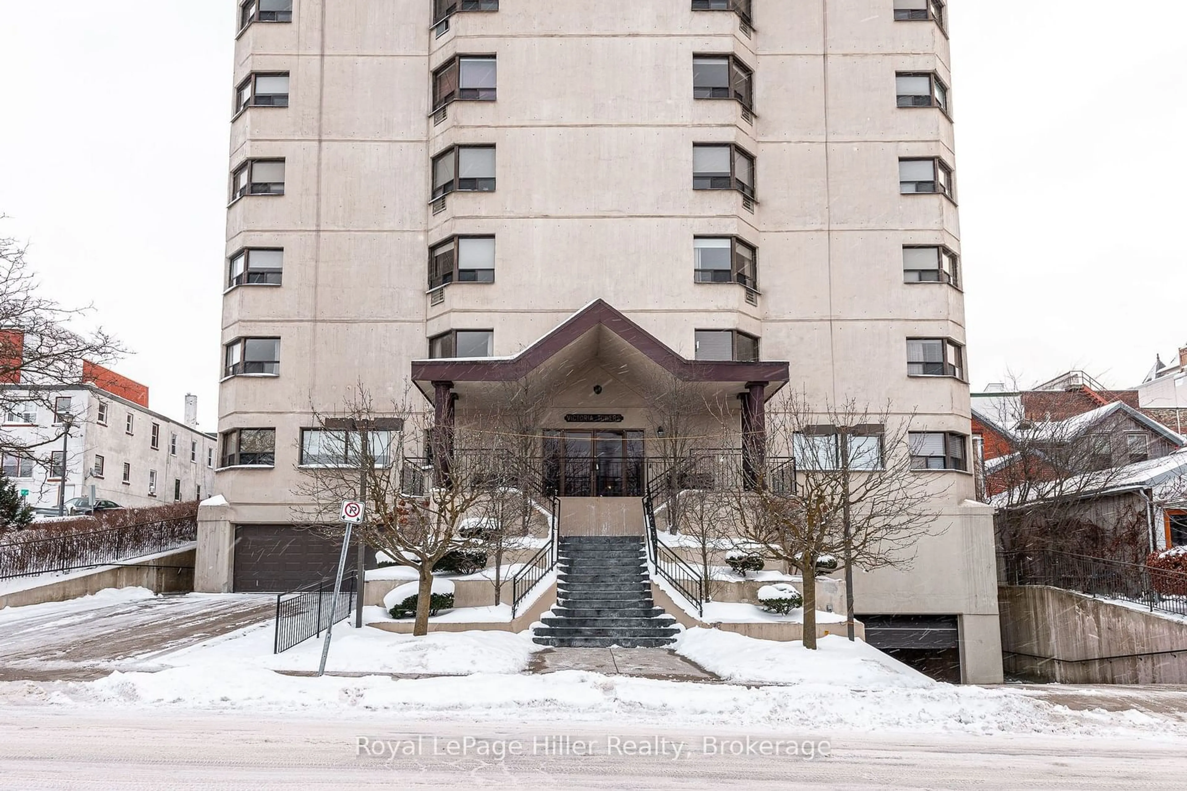 Indoor foyer for 11 Cobourg St #502, Stratford Ontario N5A 3E4