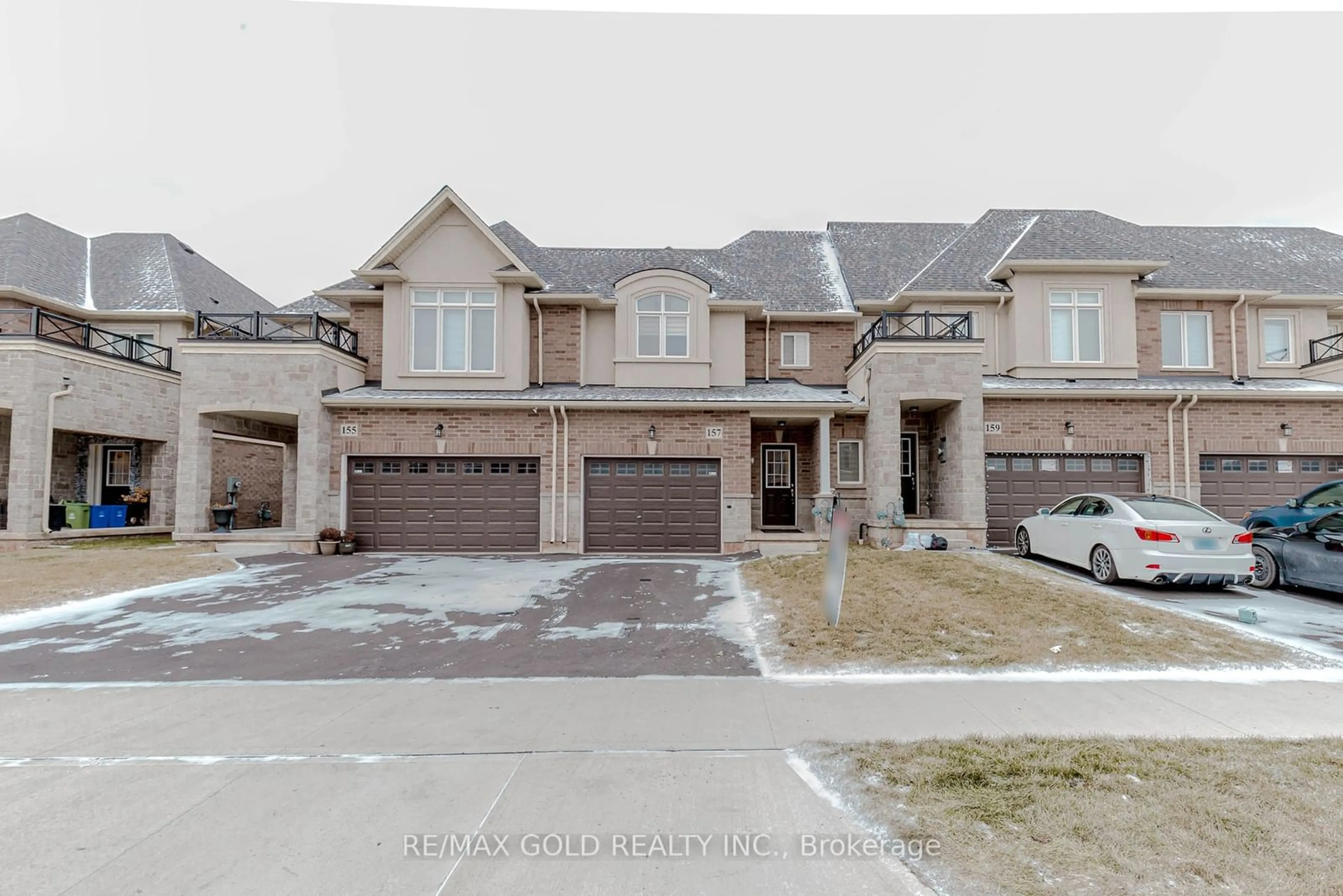 A pic from outside/outdoor area/front of a property/back of a property/a pic from drone, street for 157 Sonoma Lane, Hamilton Ontario L8E 0J9