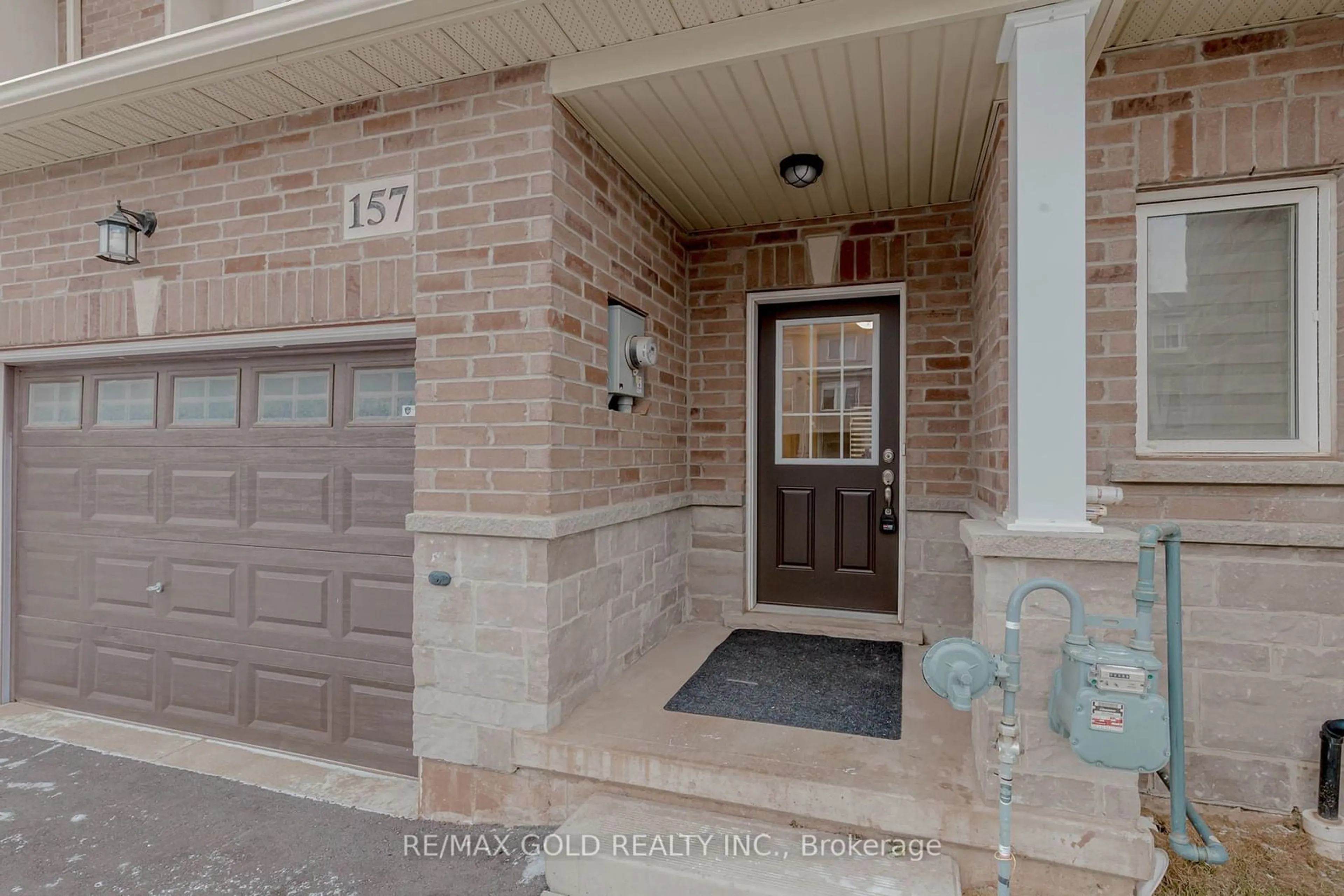 Indoor entryway for 157 Sonoma Lane, Hamilton Ontario L8E 0J9