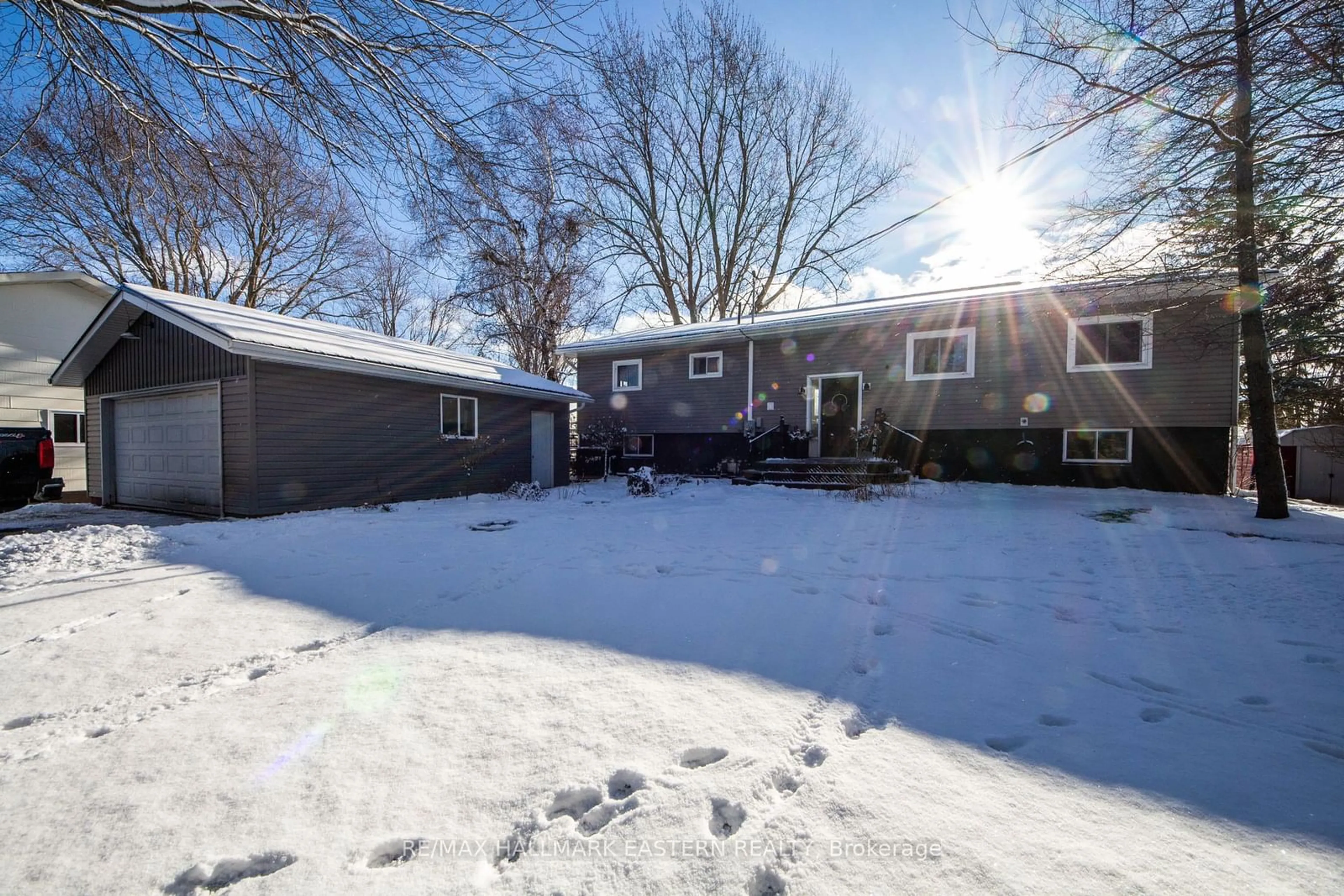 A pic from outside/outdoor area/front of a property/back of a property/a pic from drone, street for 1169 Roger Pl, Smith-Ennismore-Lakefield Ontario K0L 1T0