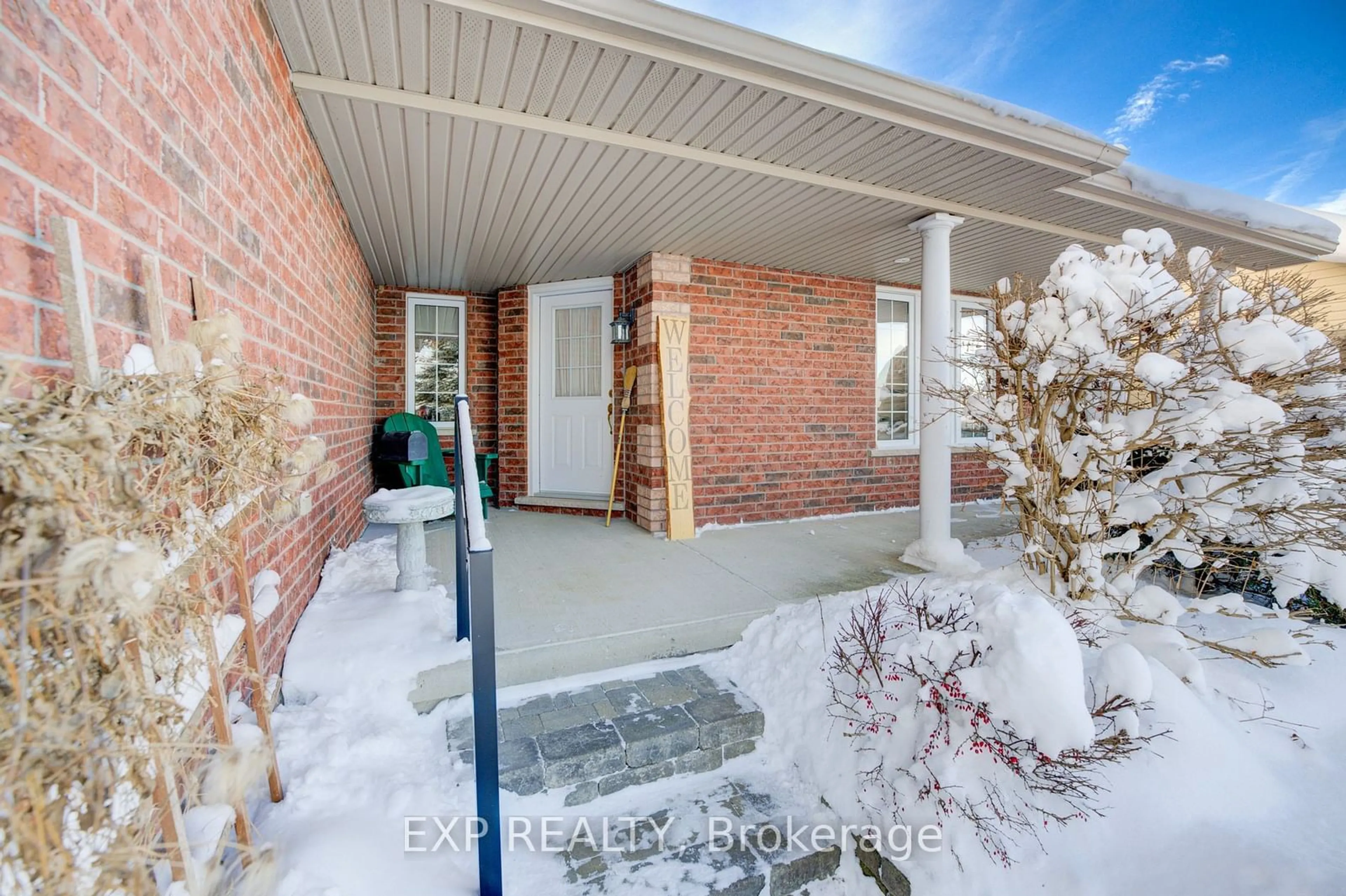 Indoor entryway for 42 River Run Rd, Mapleton Ontario N0G 1P0