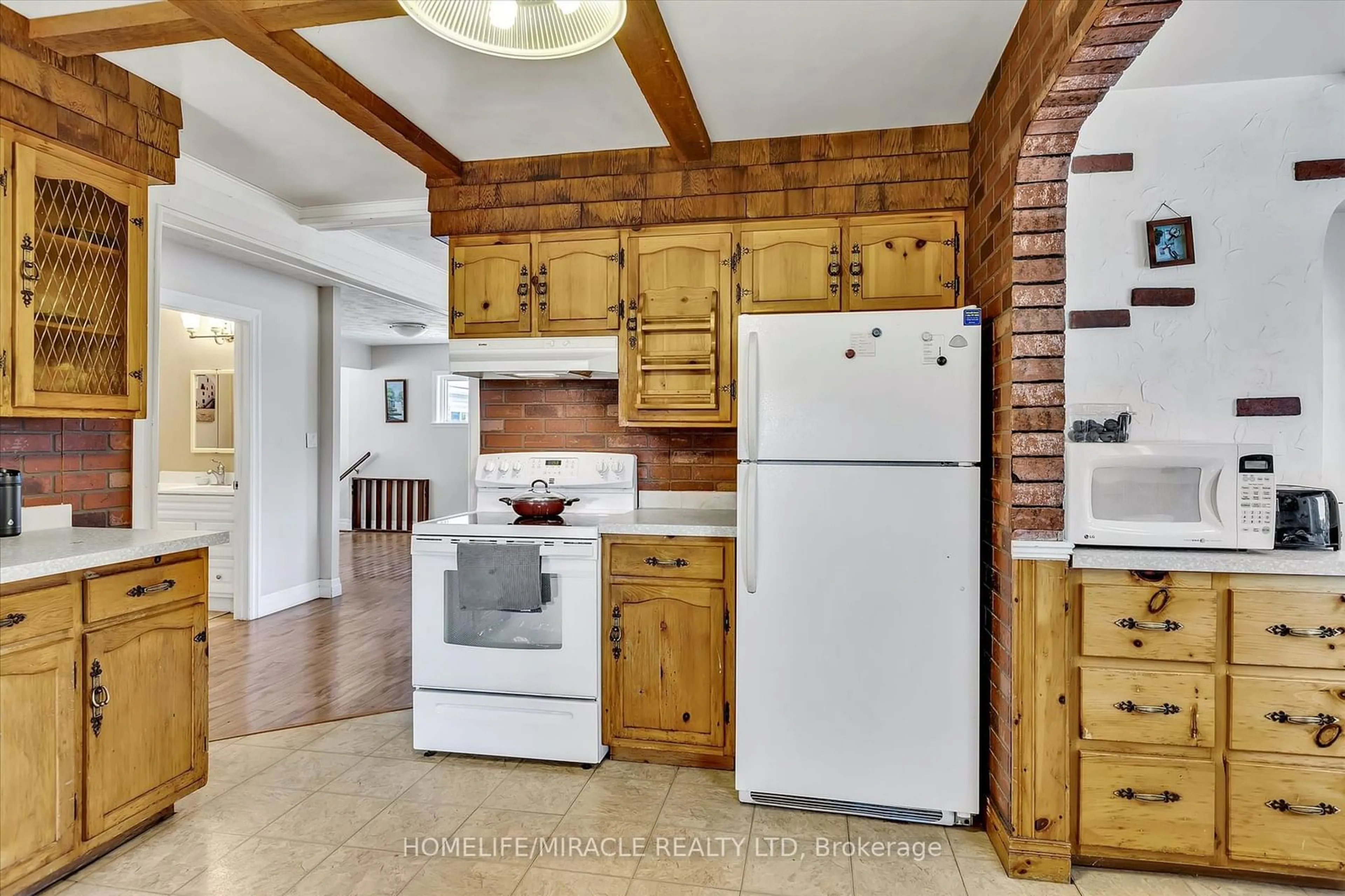 Standard kitchen, unknown for 2813 Lakefield Rd, Smith-Ennismore-Lakefield Ontario K9J 6X5