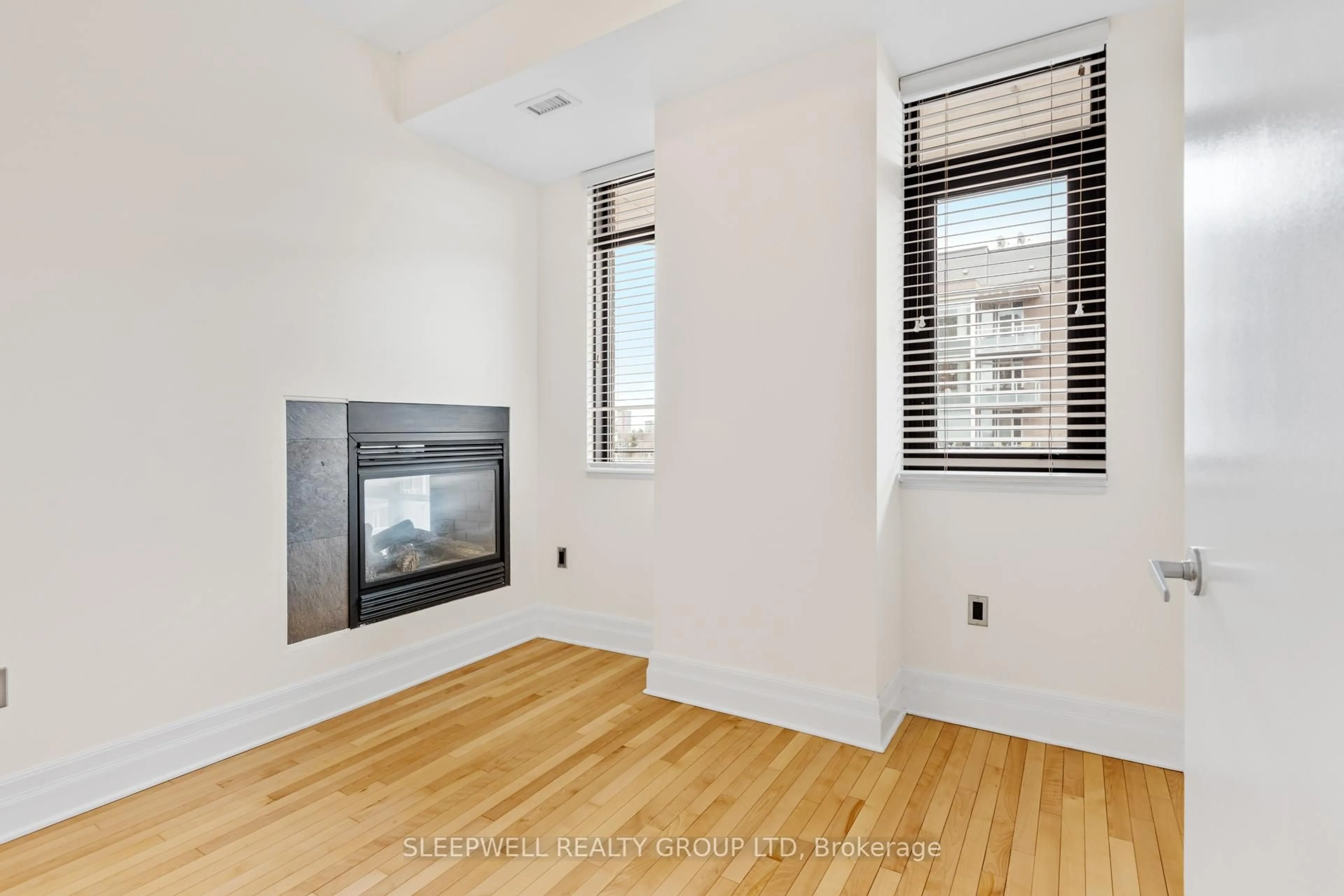 A pic of a room for 420 Berkley Ave #706, Ottawa Ontario K2A 4H5