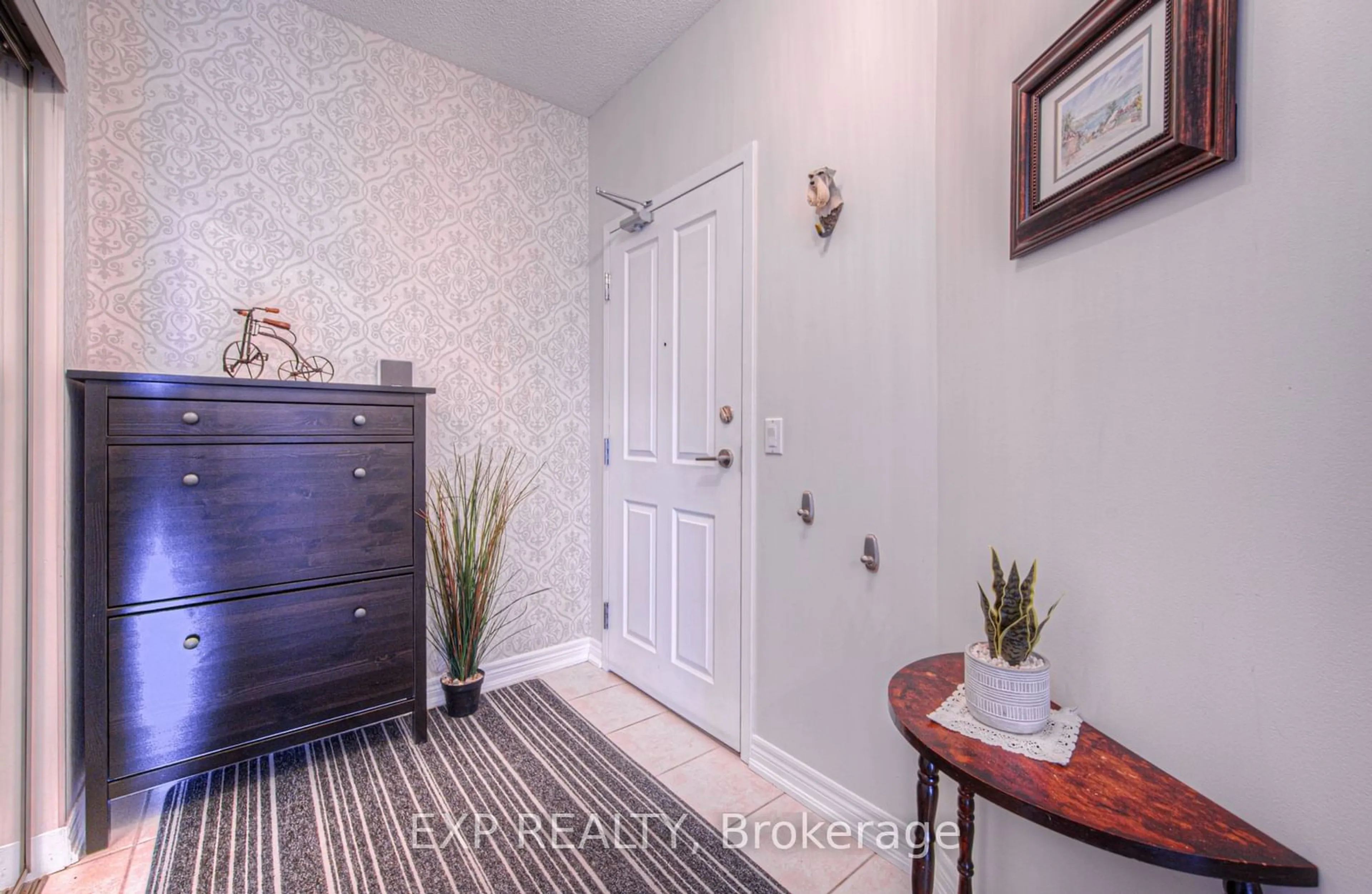 Indoor entryway for 60 Wyndham St #901, Guelph Ontario N1E 7H7