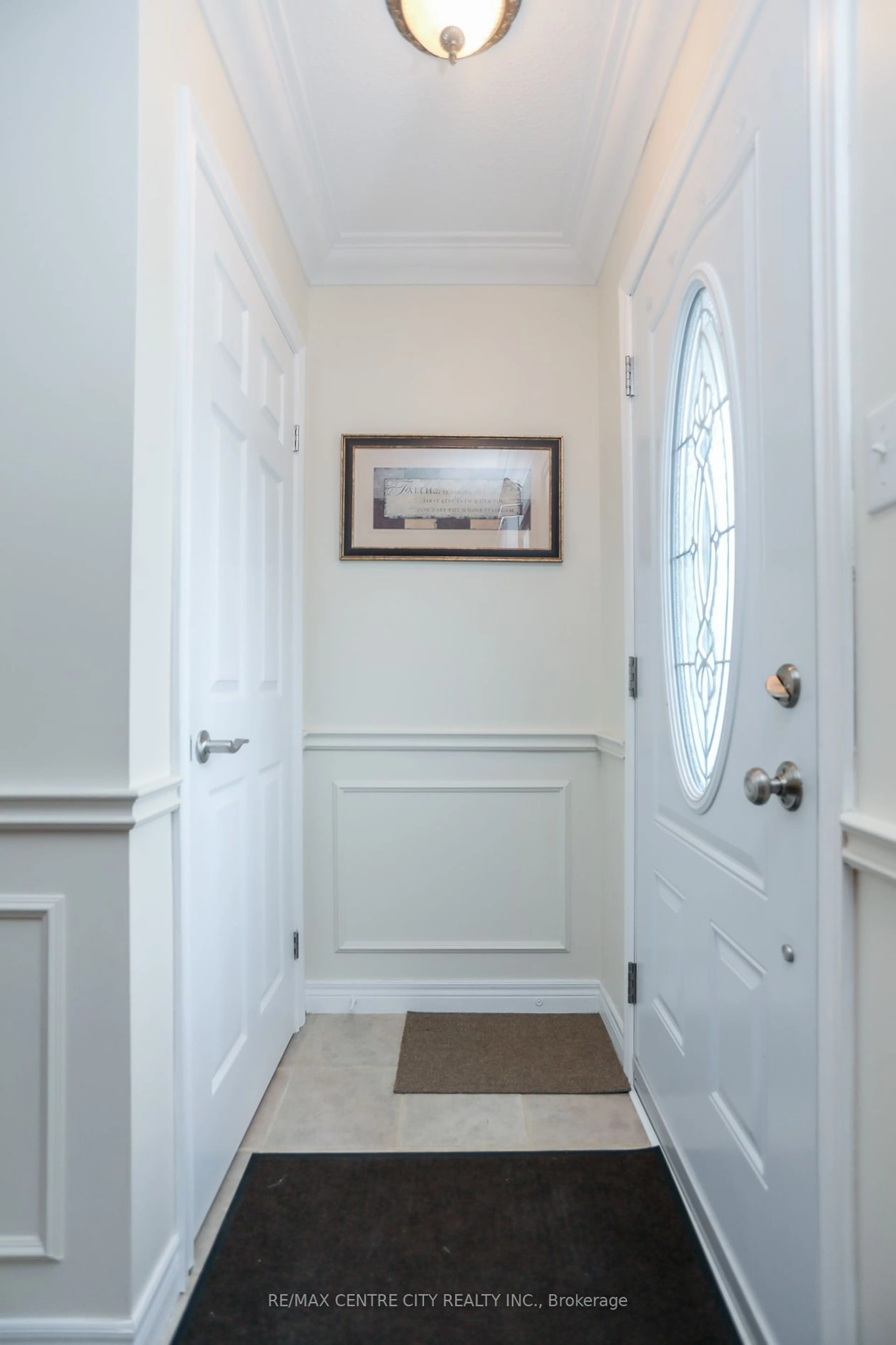 Indoor entryway for 426 Highview Dr, St. Thomas Ontario N5R 6C5