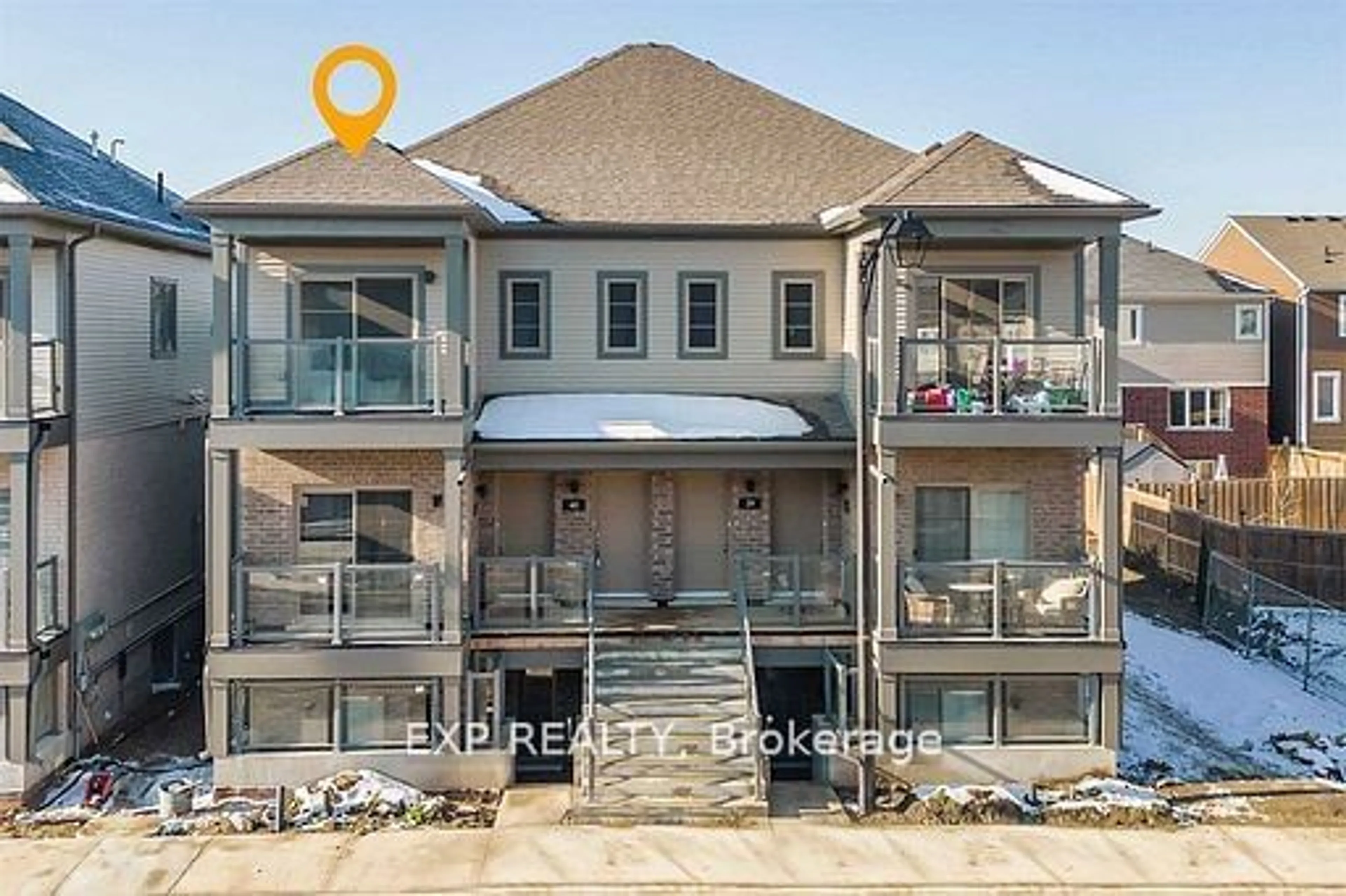 A pic from outside/outdoor area/front of a property/back of a property/a pic from drone, building for 205 West Oak Tr #40, Kitchener Ontario N2R 0R9