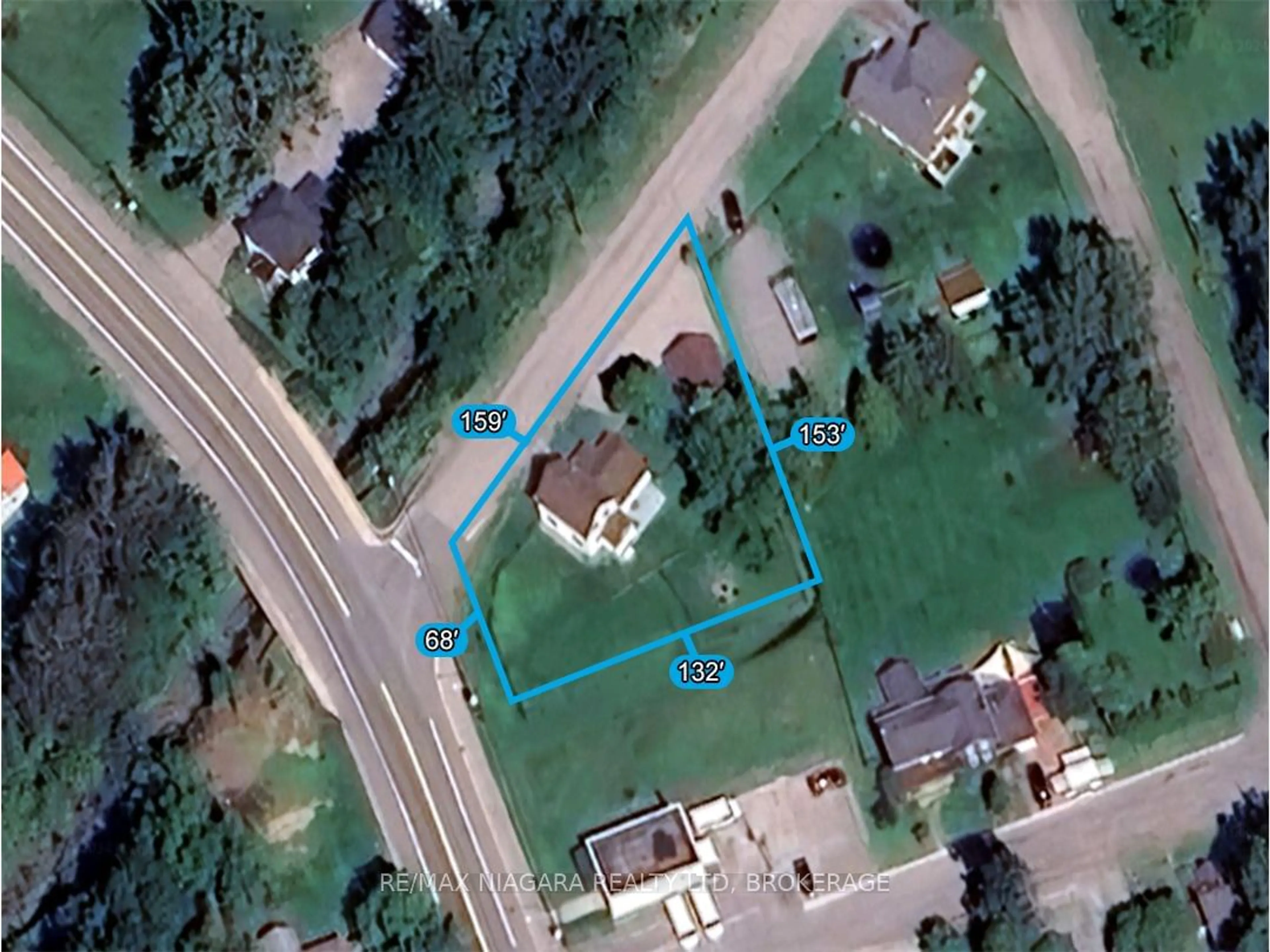 A pic from outside/outdoor area/front of a property/back of a property/a pic from drone, street for 41701 Mill Race Rd, Wainfleet Ontario L0S 1V0