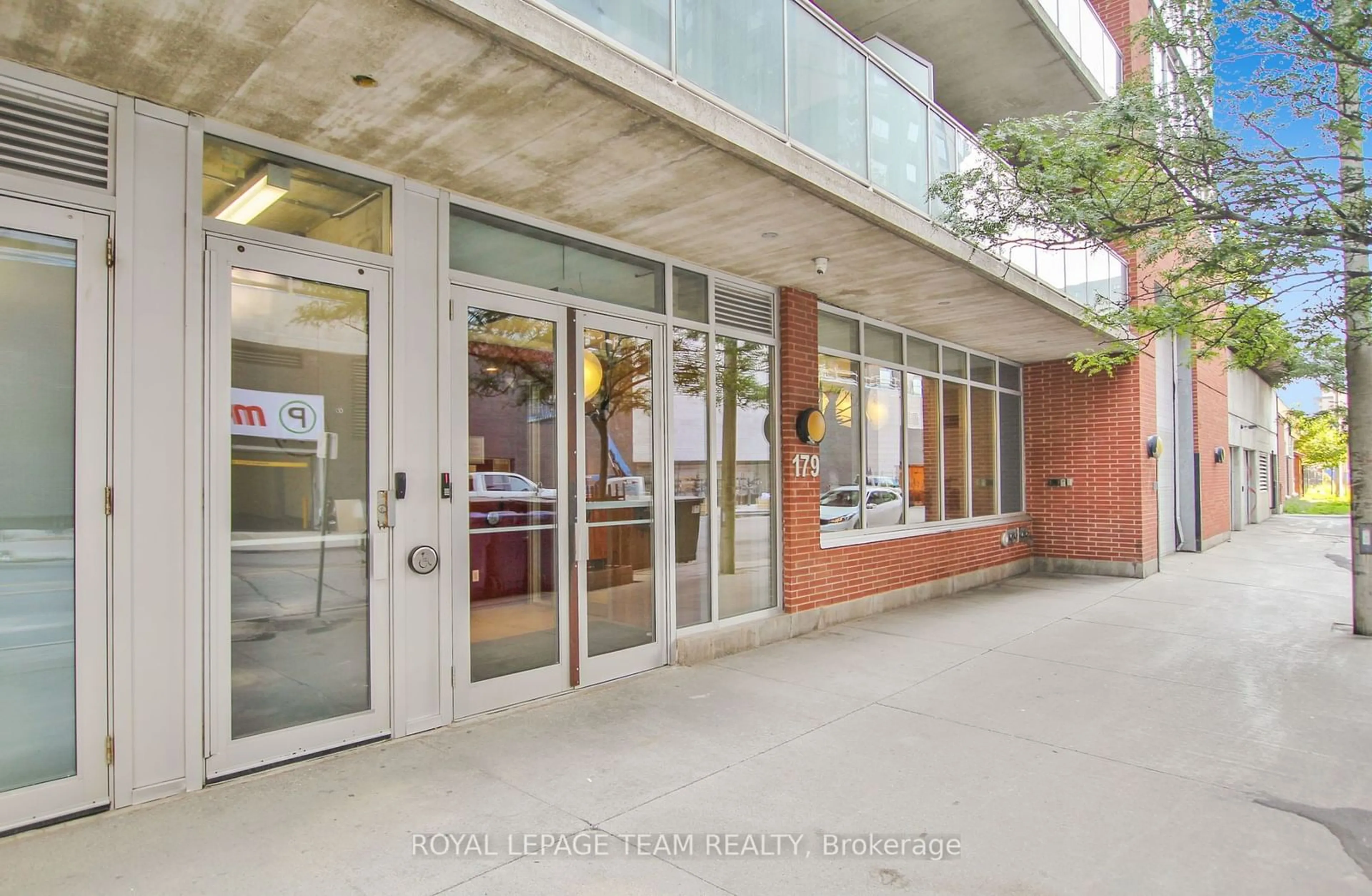 Indoor foyer for 179 George St #1602, Lower Town - Sandy Hill Ontario K1N 1J8