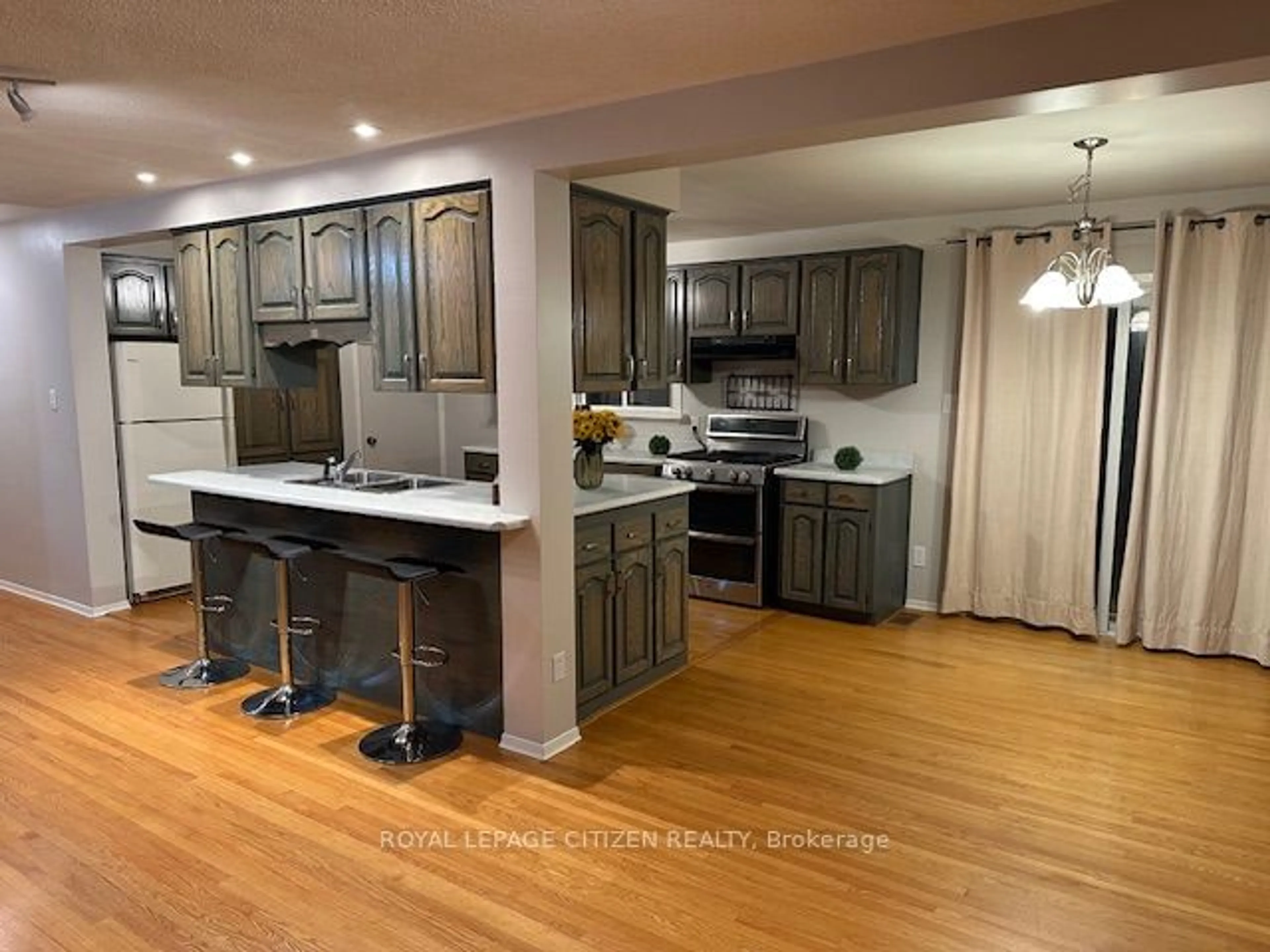 Open concept kitchen, unknown for 394073 County Road 12, Amaranth Ontario L9W 0N2