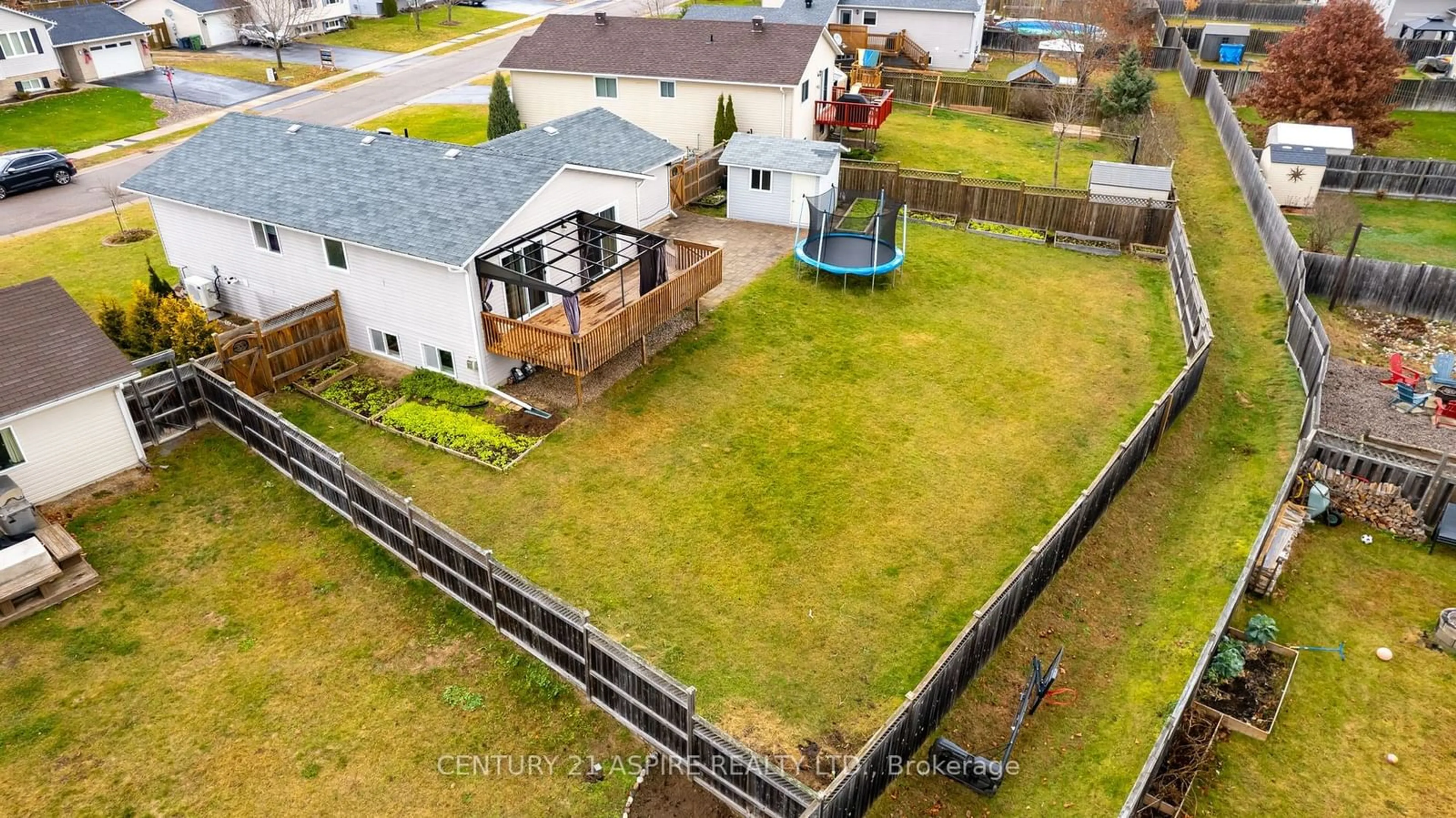 A pic from outside/outdoor area/front of a property/back of a property/a pic from drone, unknown for 4 Morning Star St, Petawawa Ontario K8H 0A1