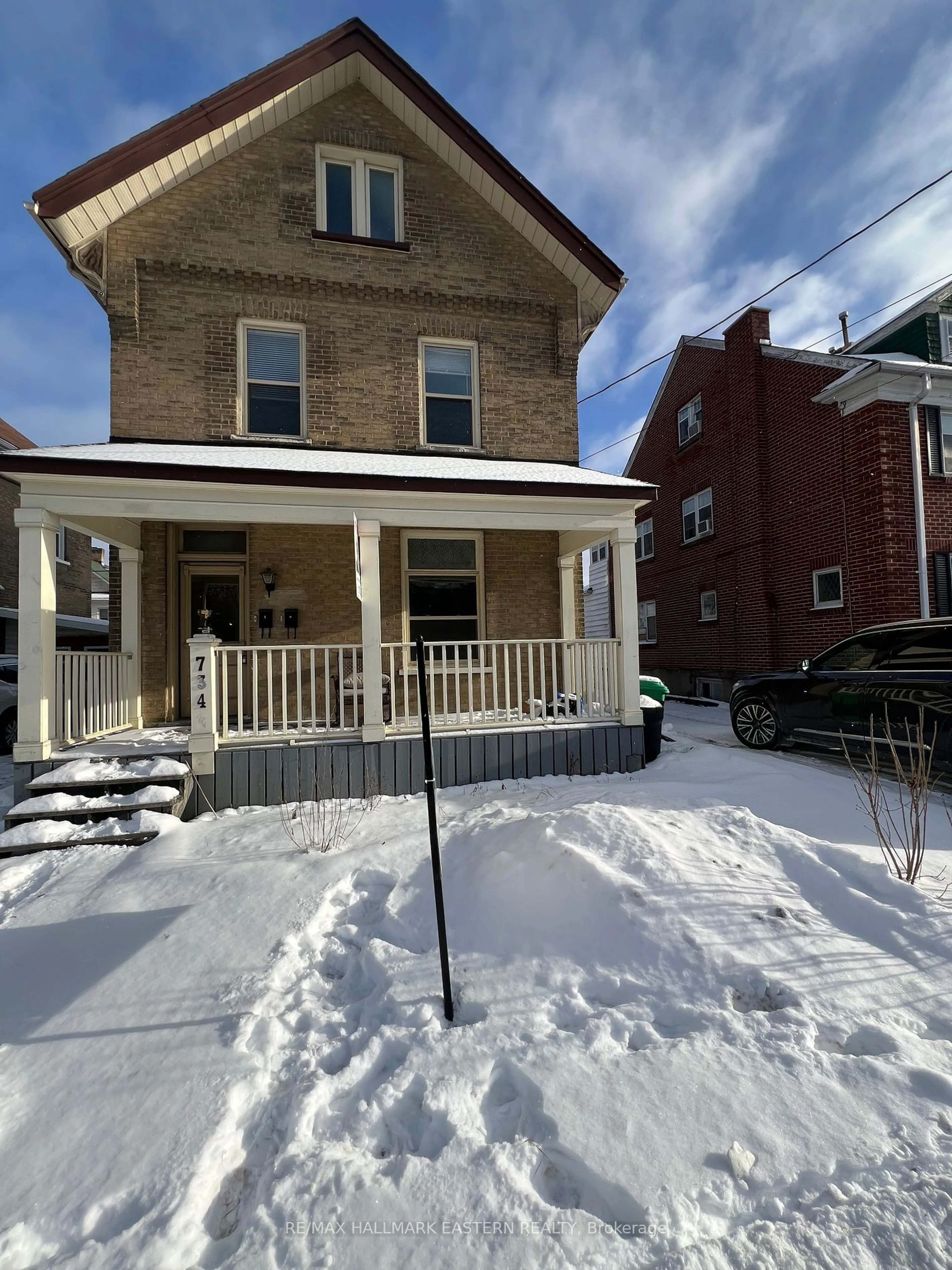 Home with brick exterior material, street for 734 GEORGE St, Peterborough Ontario K9H 3T3