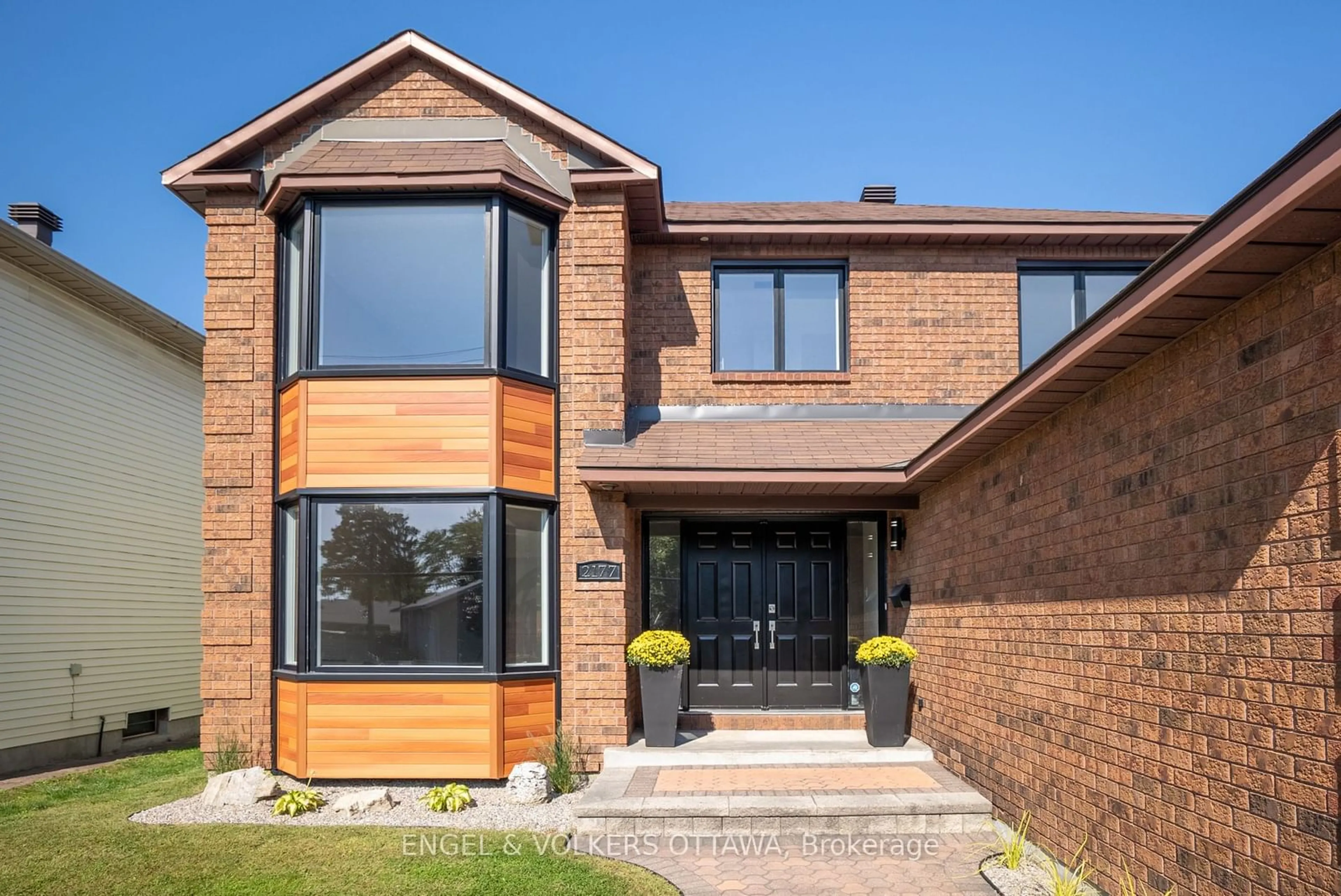 Home with brick exterior material, street for 2177 Lenester Ave, McKellar Heights - Glabar Park and Area Ontario K2A 4A9