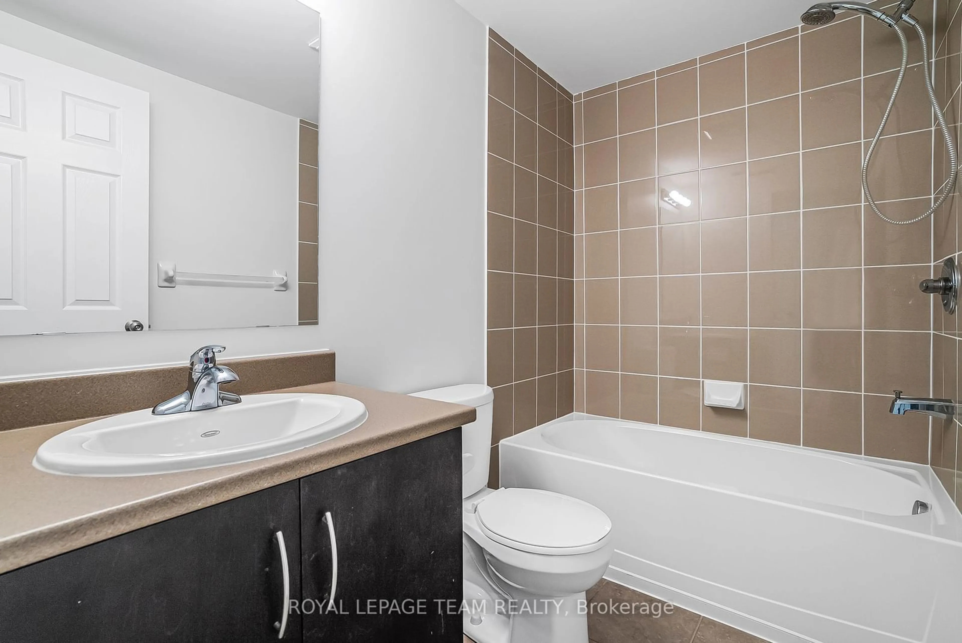 Standard bathroom, ceramic/tile floor for 235 HUNTSVILLE Dr, Kanata Ontario K2T 0C7