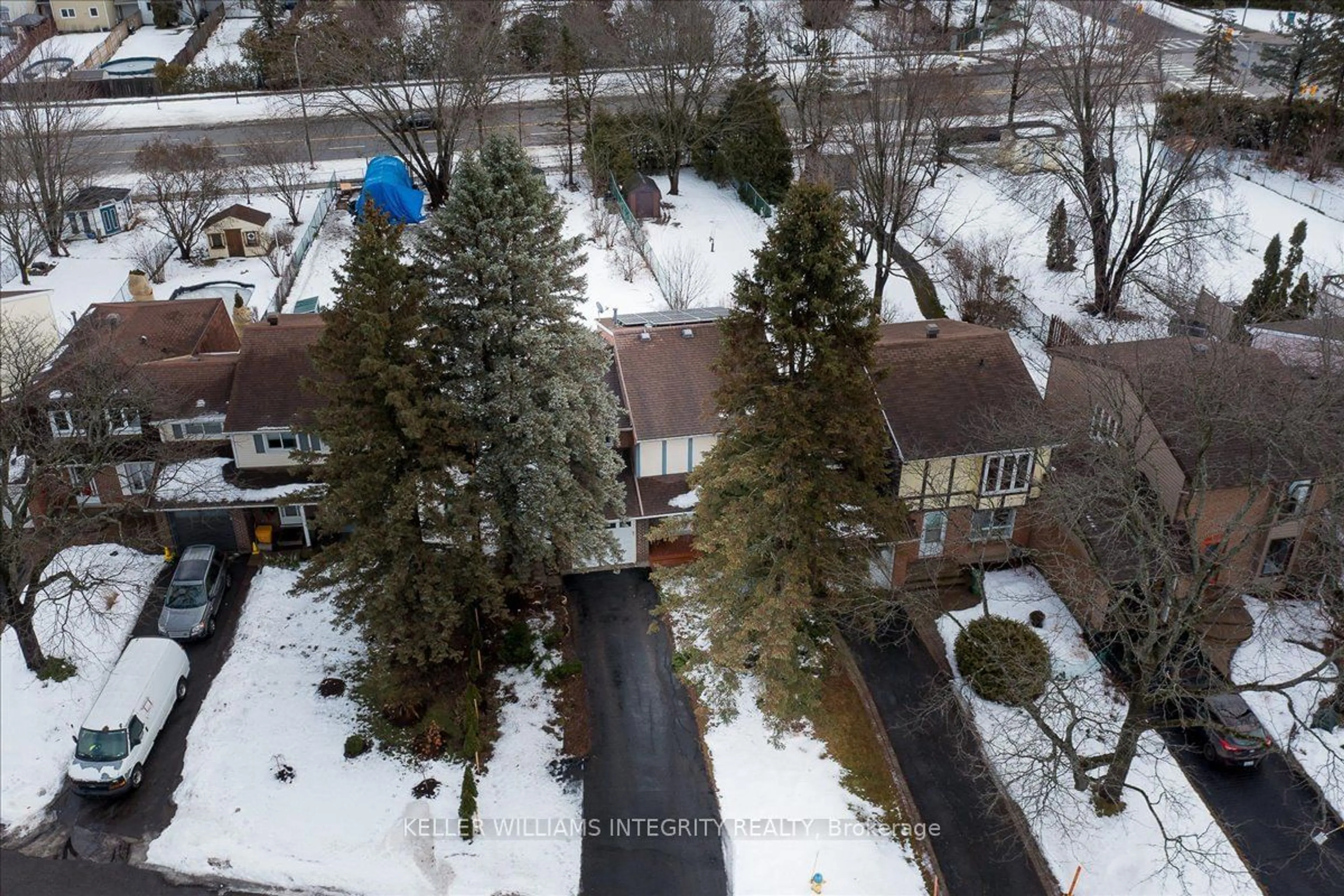 A pic from outside/outdoor area/front of a property/back of a property/a pic from drone, unknown for 6244 Paddler Way, Orleans - Convent Glen and Area Ontario K1C 2E7