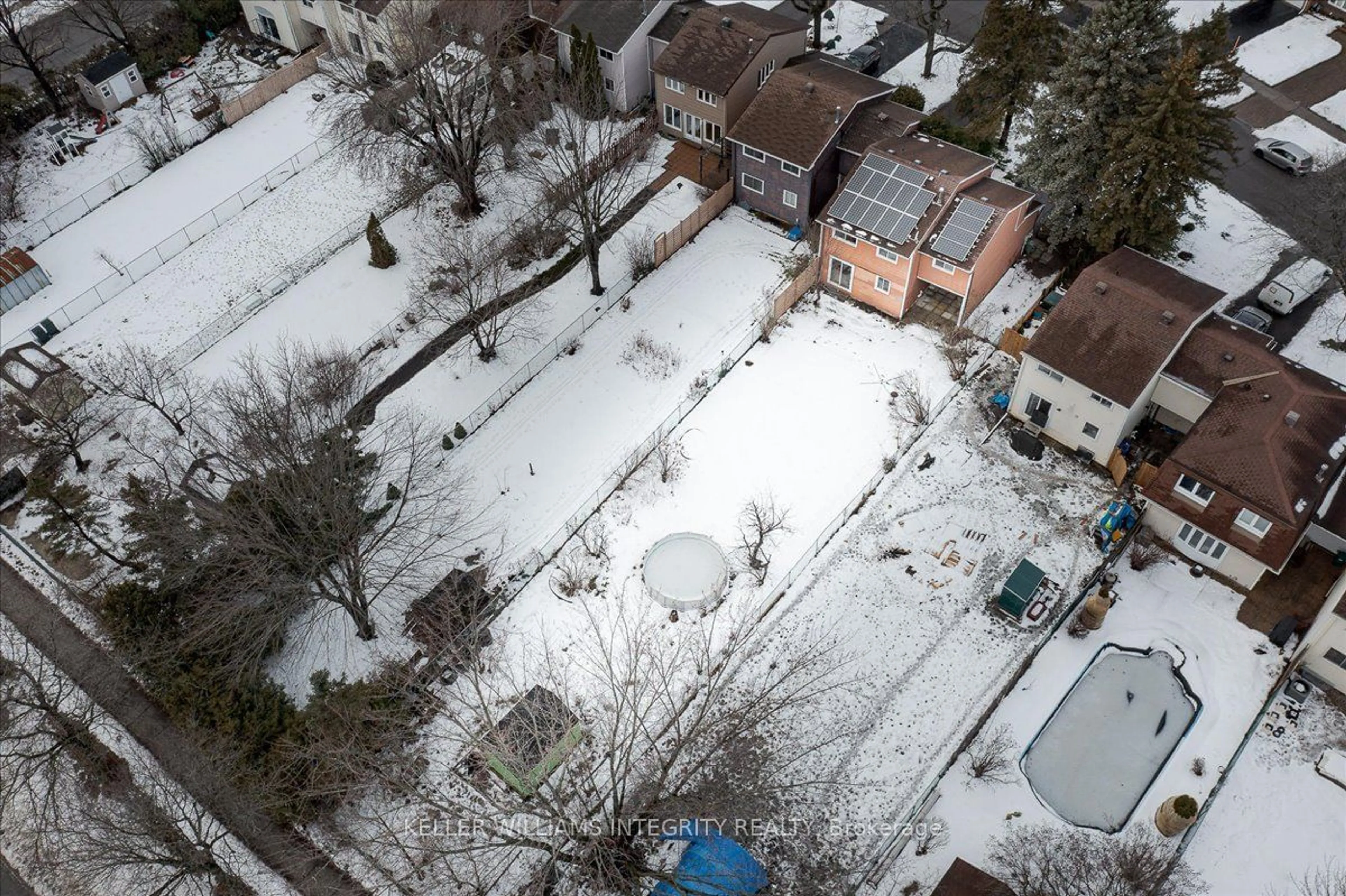 A pic from outside/outdoor area/front of a property/back of a property/a pic from drone, street for 6244 Paddler Way, Orleans - Convent Glen and Area Ontario K1C 2E7