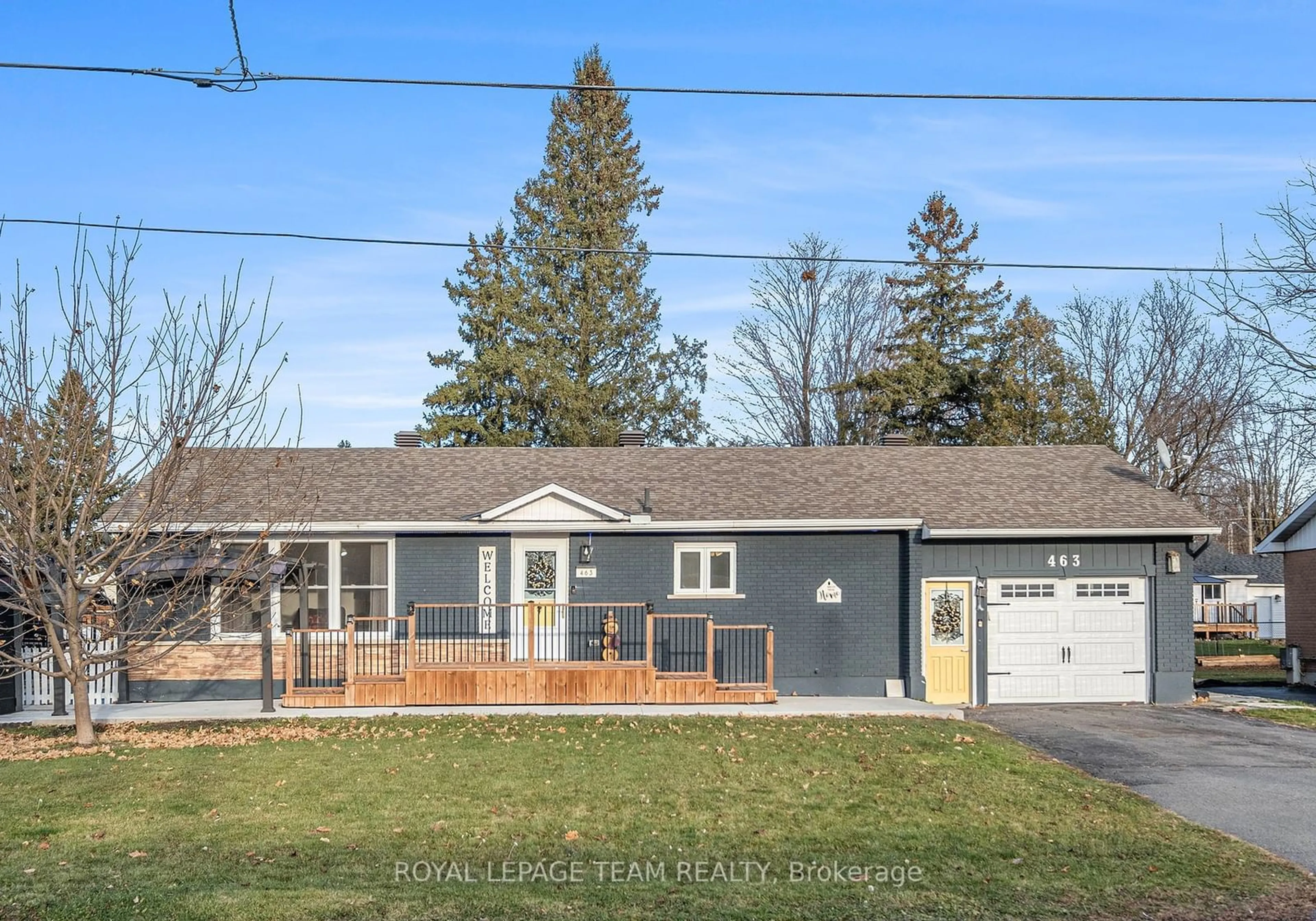 A pic from outside/outdoor area/front of a property/back of a property/a pic from drone, street for 463 Annable St, North Dundas Ontario K0C 2K0