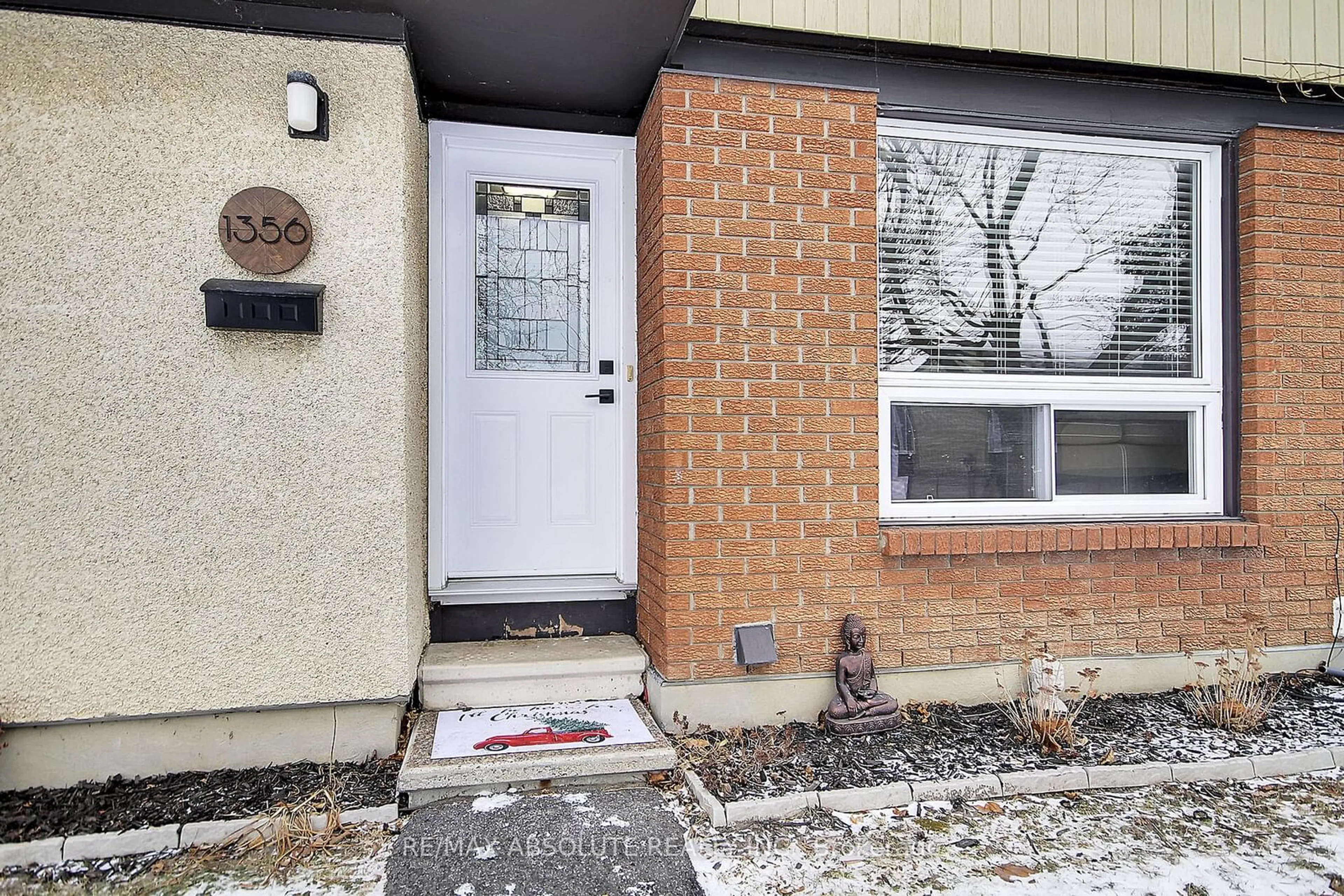 Indoor entryway for 1356 Bakker Crt, Orleans - Convent Glen and Area Ontario K1C 2K4