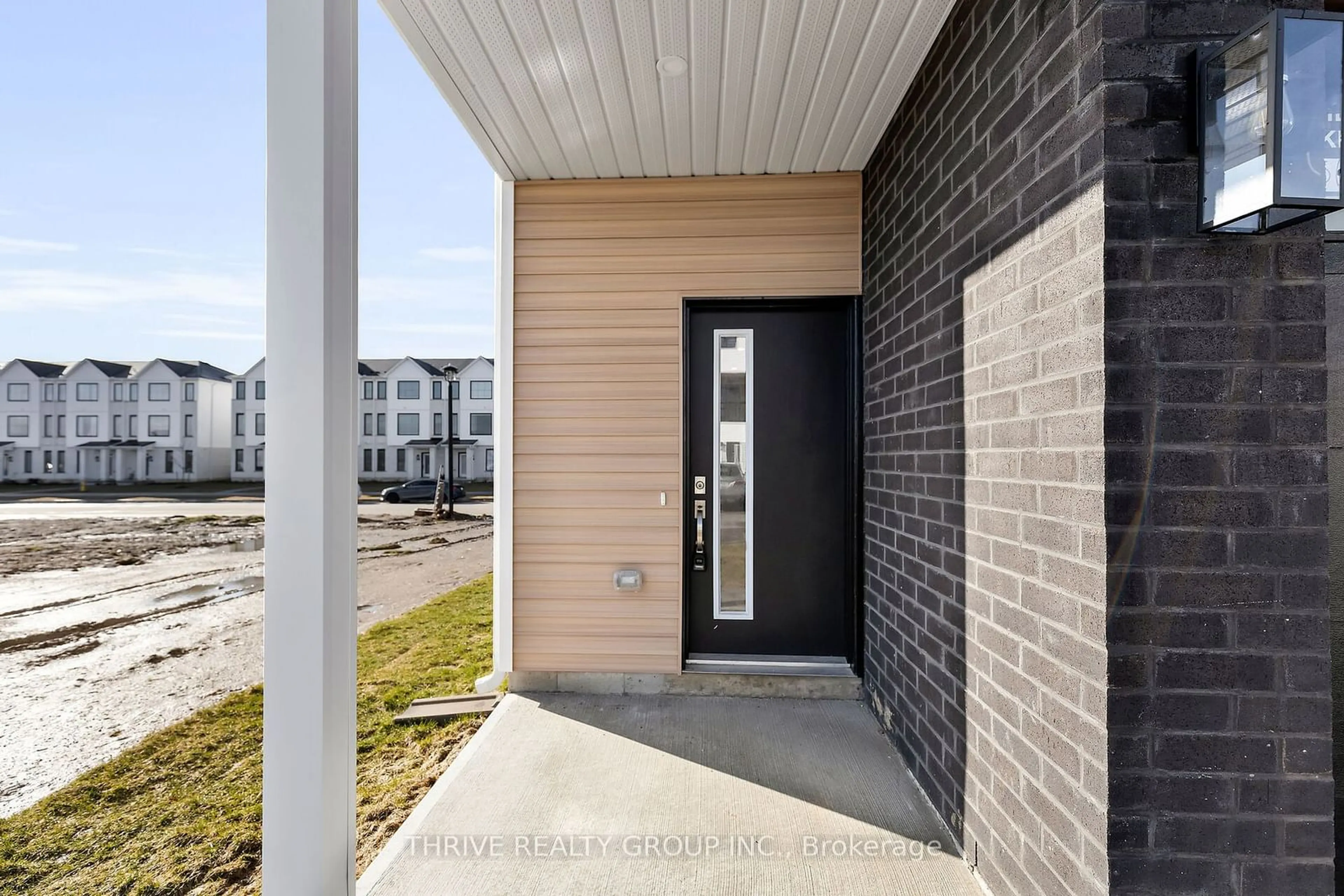 Indoor entryway for 1595 Capri Cres #82, London Ontario N6G 3P2