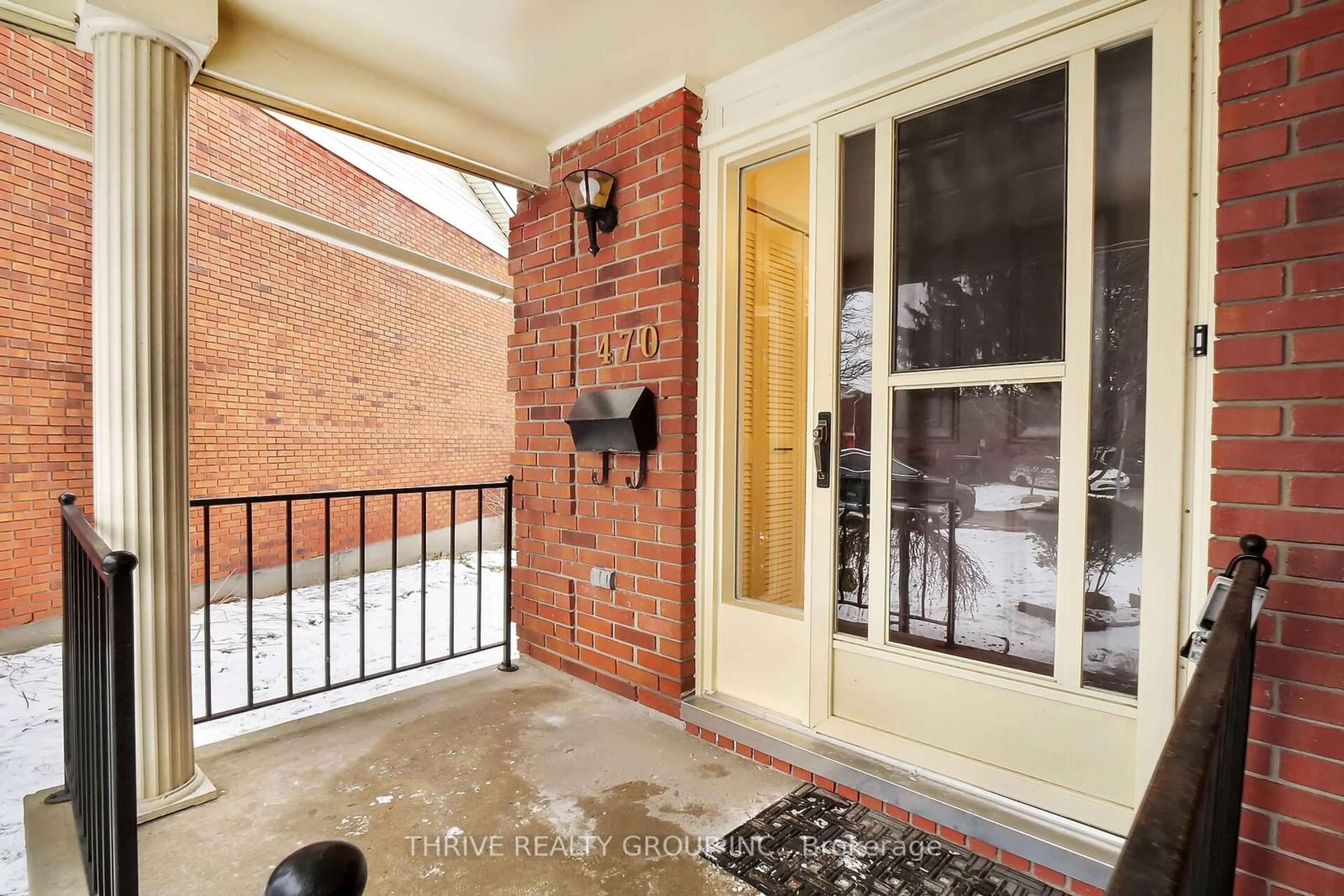 Indoor entryway for 470 Wilkins St, London Ontario N6C 5B2