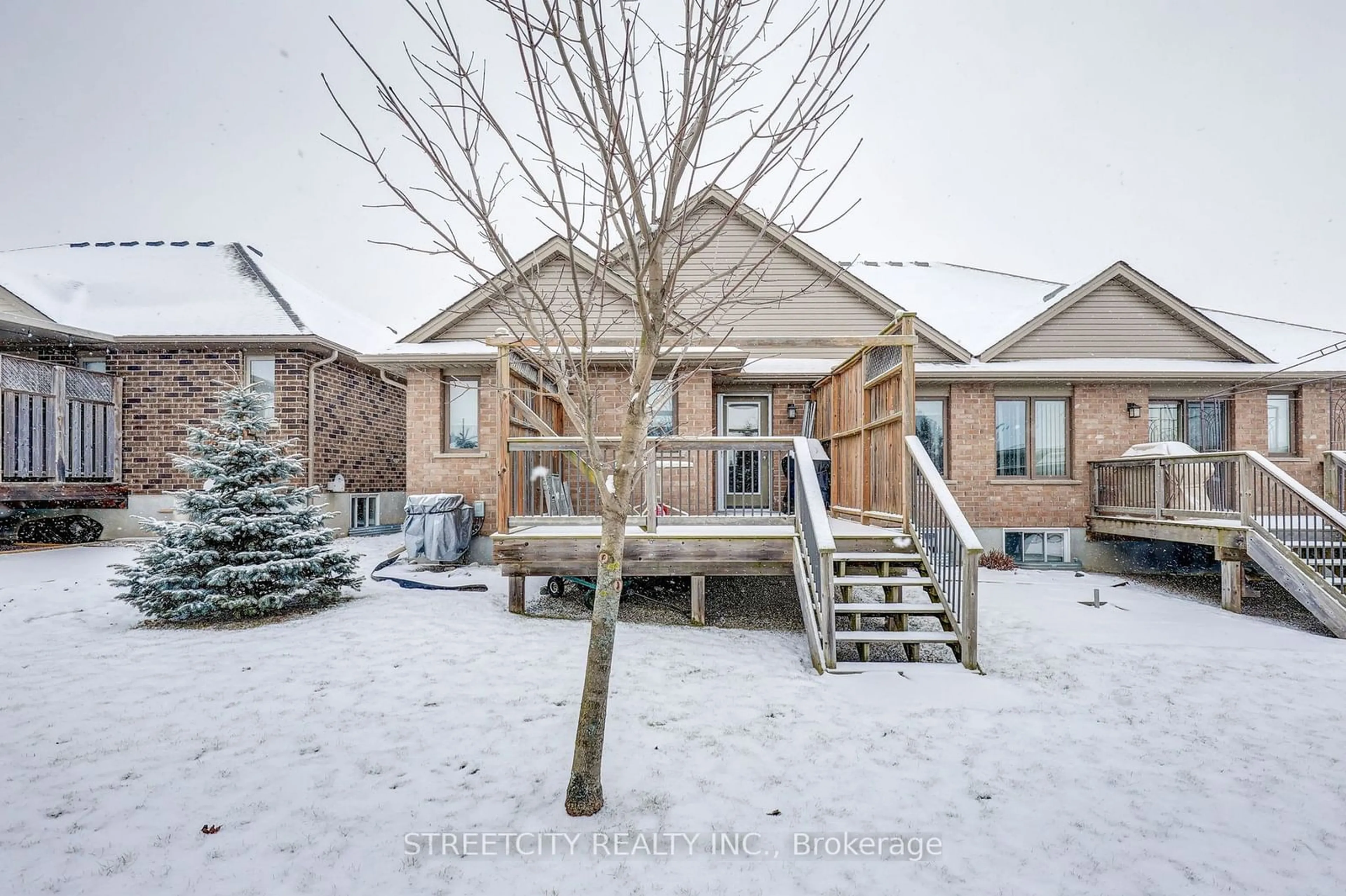 Patio, unknown for 14 Hampstead Crt, St. Thomas Ontario N5R 5M9