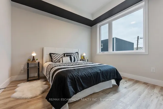 Additional property image - 209 Grenfell St