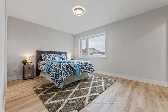 Additional property image - 209 Grenfell St