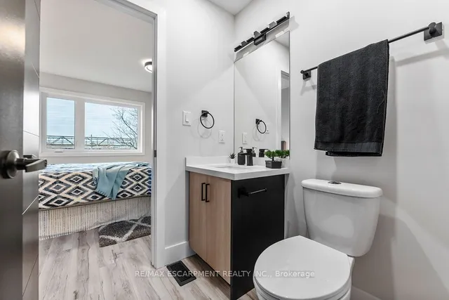 Additional property image - 209 Grenfell St