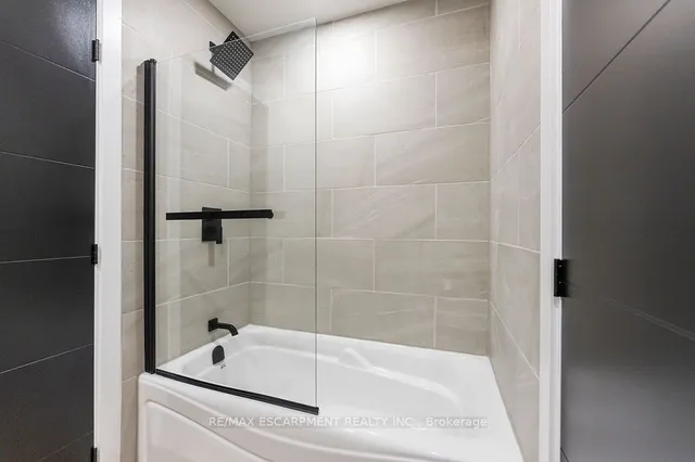 Additional property image - 209 Grenfell St