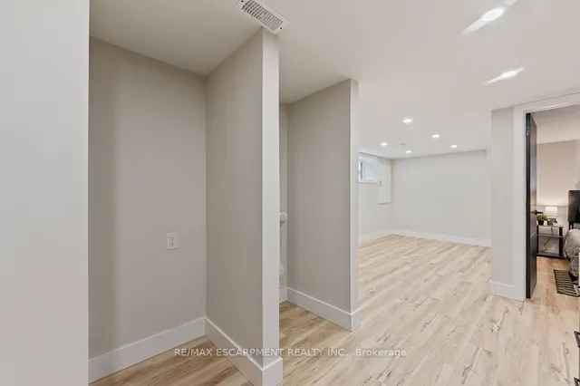 Additional property image - 209 Grenfell St
