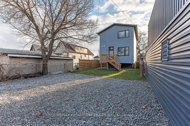 Additional property image - 209 Grenfell St