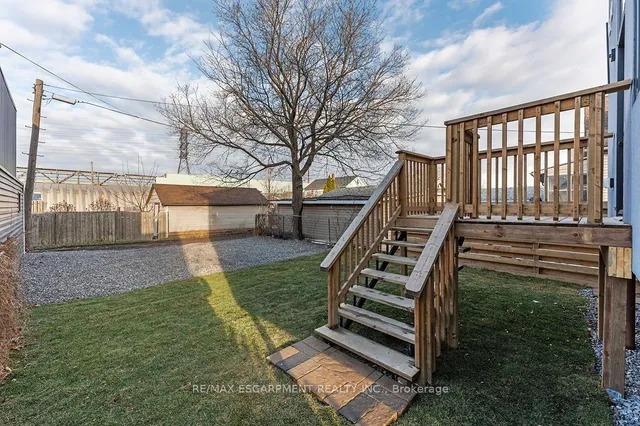 Additional property image - 209 Grenfell St