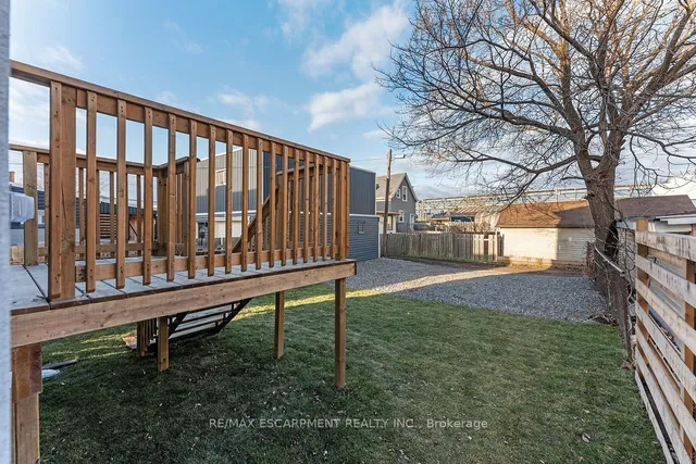 Additional property image - 209 Grenfell St