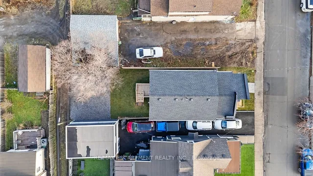 Additional property image - 209 Grenfell St