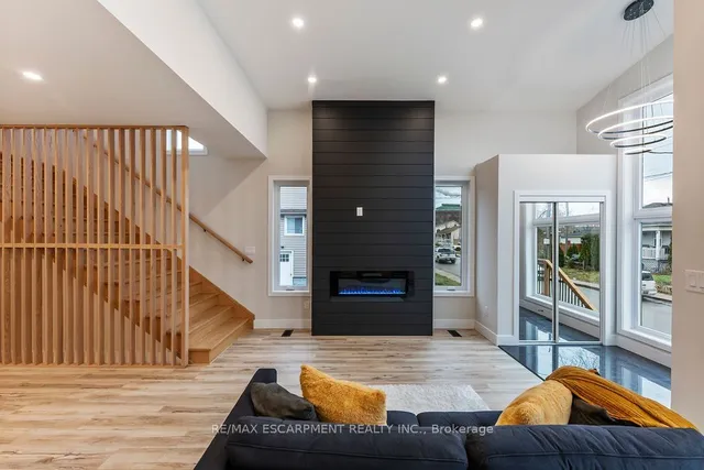 Additional property image - 209 Grenfell St
