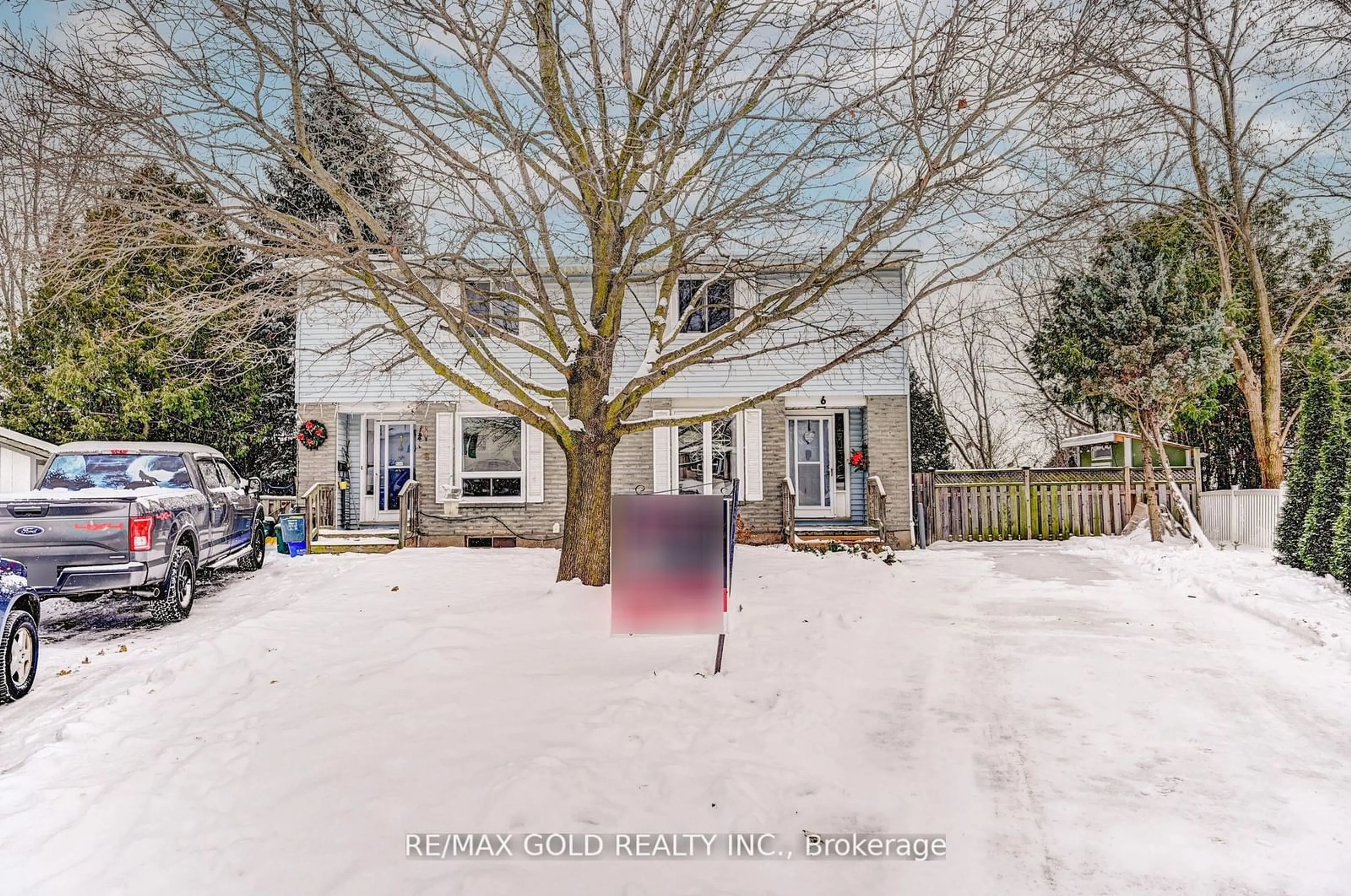 A pic from outside/outdoor area/front of a property/back of a property/a pic from drone, street for 6 Ardoch Mews, Cambridge Ontario N1R 7T6