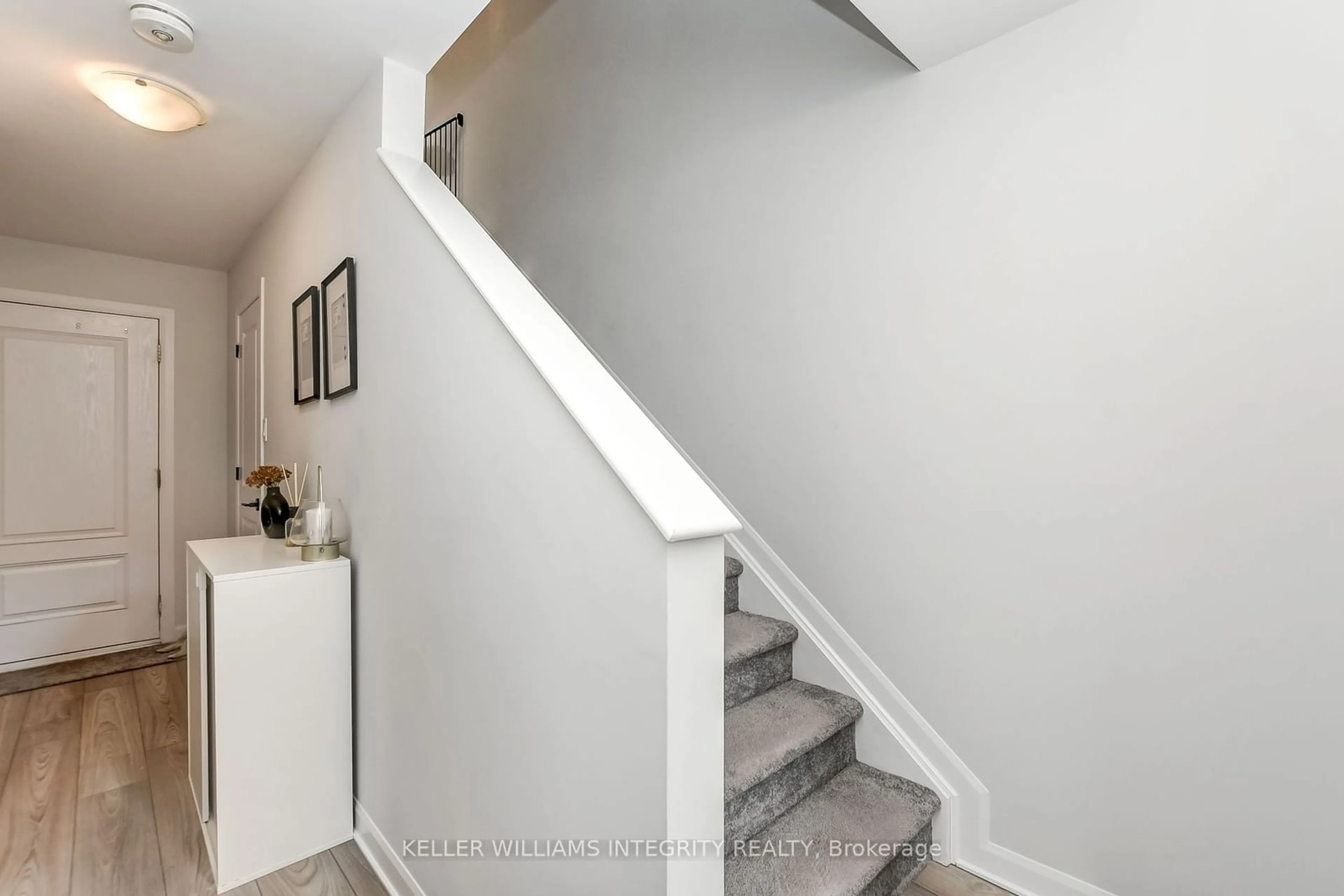 Stairs for 31 LAKEPOINTE Dr, Orleans - Cumberland and Area Ontario K4A 5K6