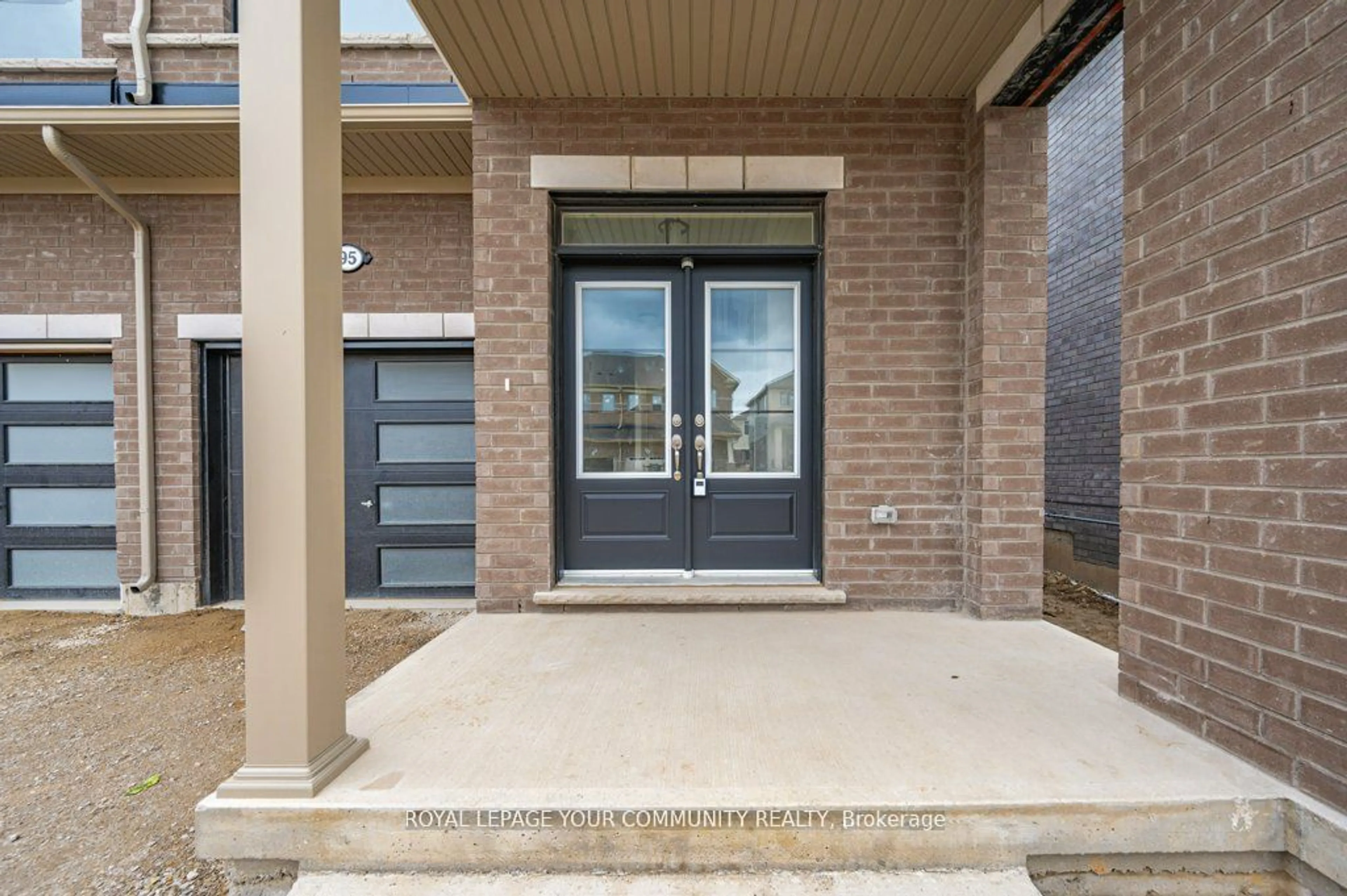 Indoor entryway for 95 Gauley Dr, Centre Wellington Ontario N1M 0K2