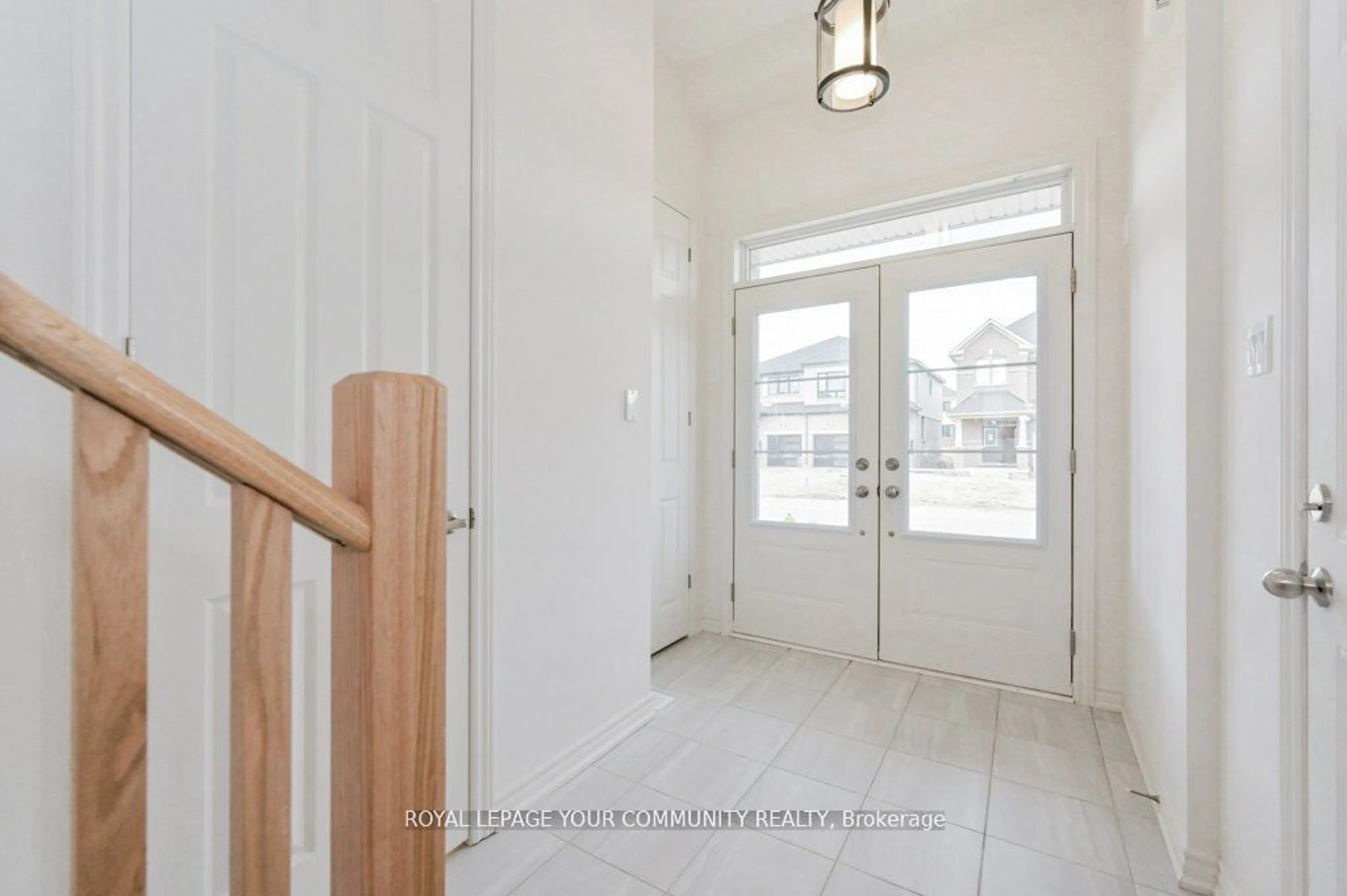 Indoor entryway for 95 Gauley Dr, Centre Wellington Ontario N1M 0K2