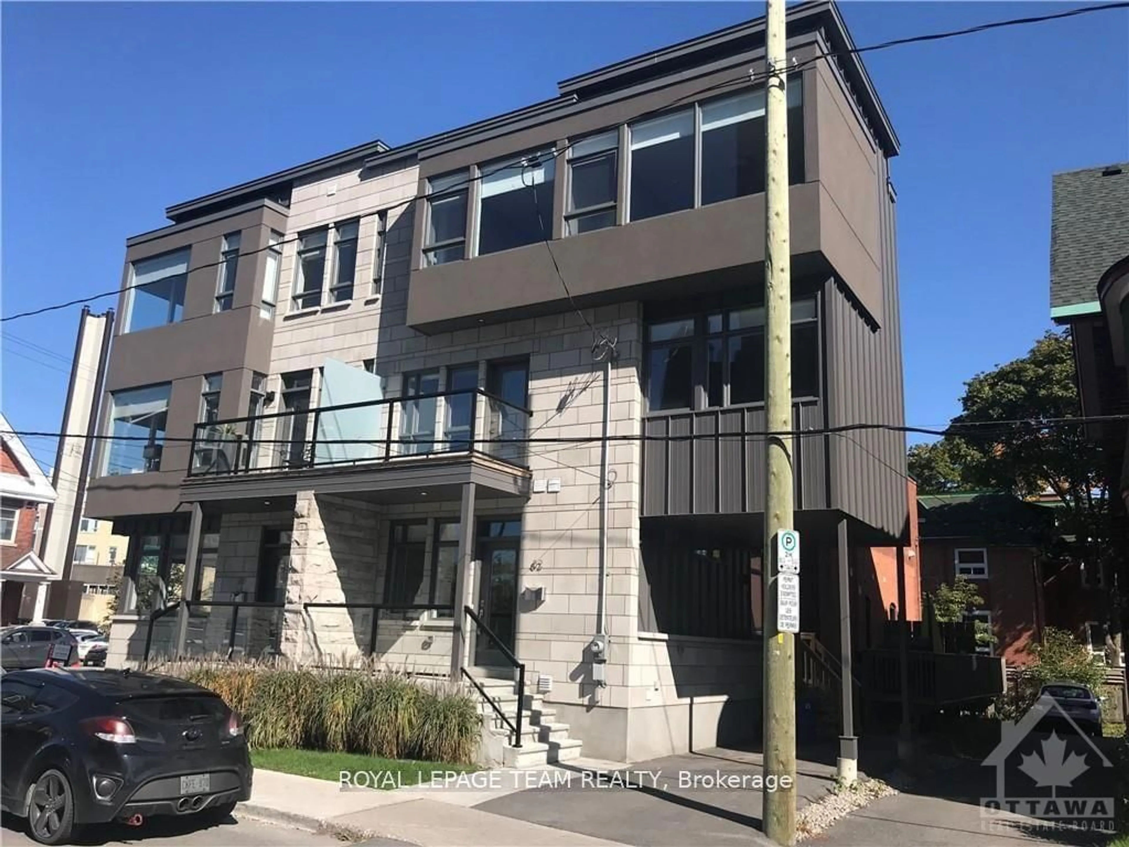 Home with brick exterior material, street for 82 EMPRESS Ave, Ottawa Ontario K1R 7G2