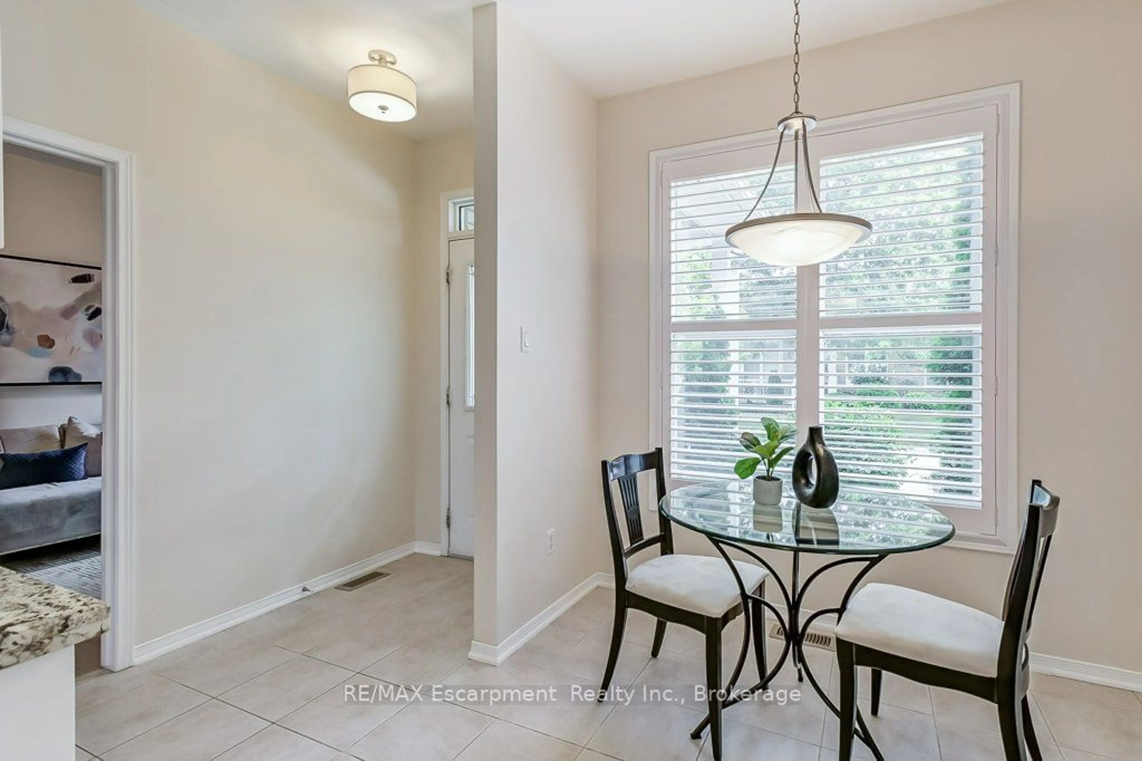 Dining room, ceramic/tile floor for 20 Kitty Murray Lane #34, Hamilton Ontario L9K 1L7