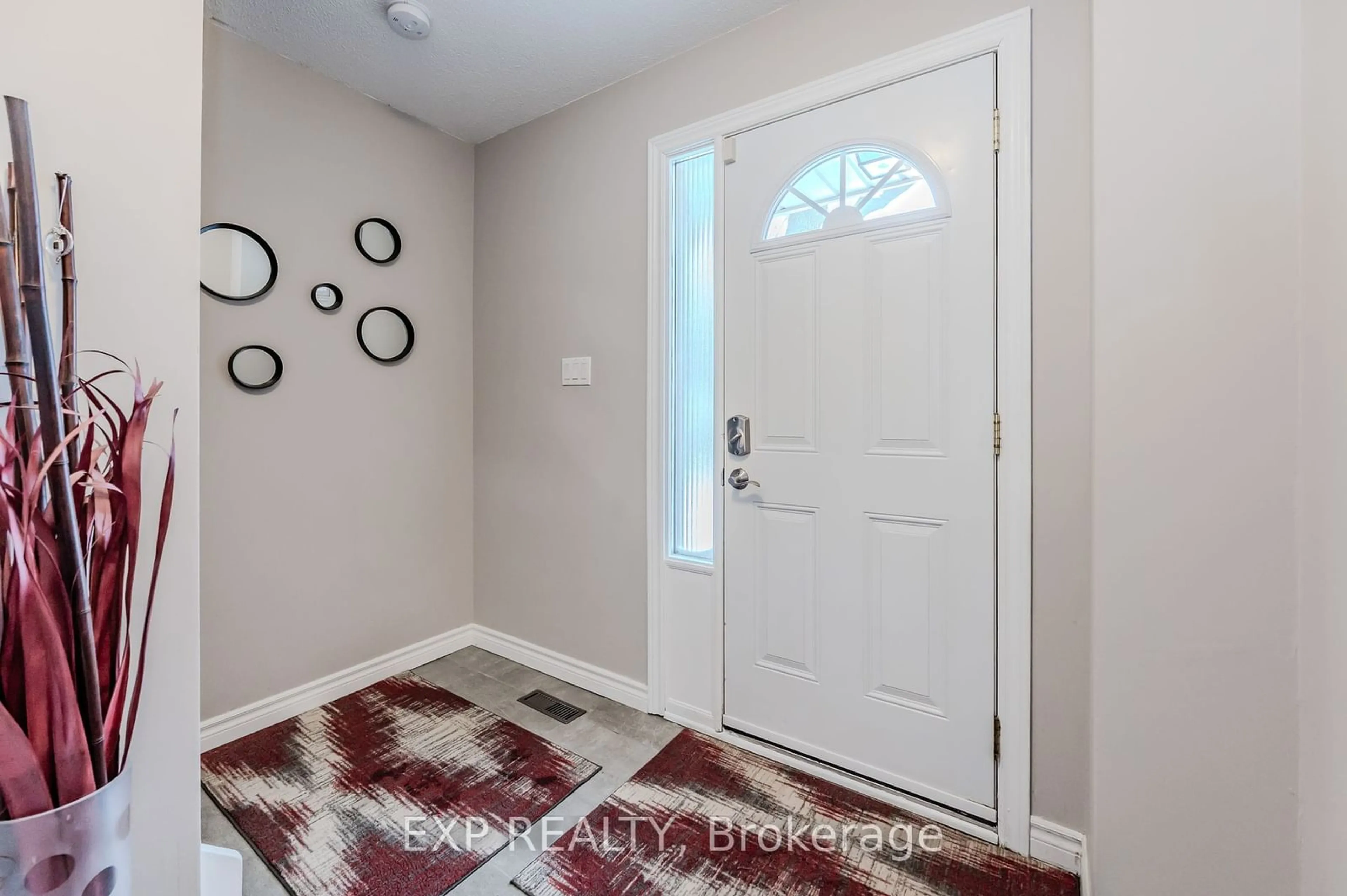 Indoor entryway for 51 Paulander Dr #56, Kitchener Ontario N2M 5E5