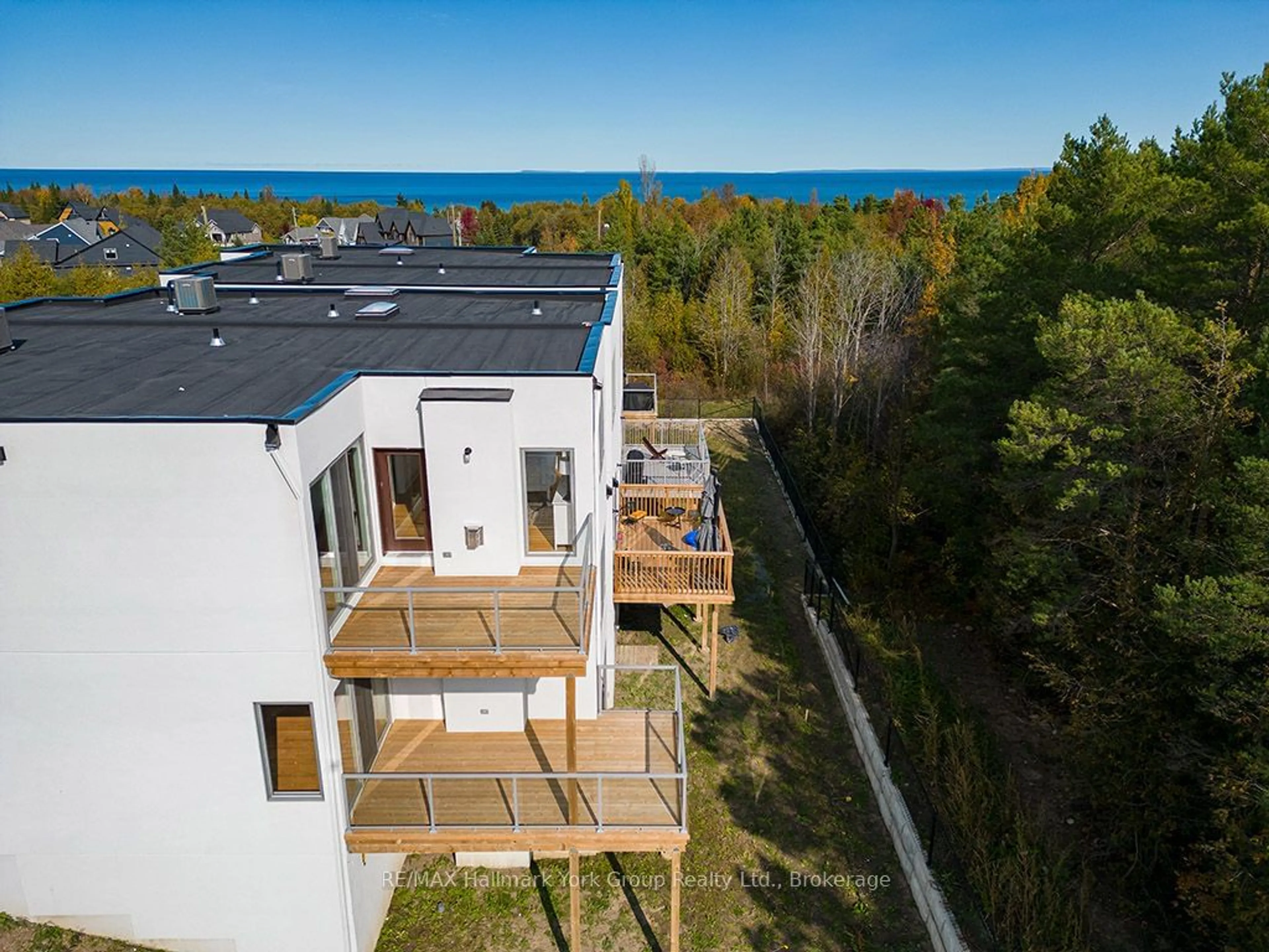 A pic from outside/outdoor area/front of a property/back of a property/a pic from drone, unknown for 23 WATERVIEW Lane, Blue Mountains Ontario N0H 2P0