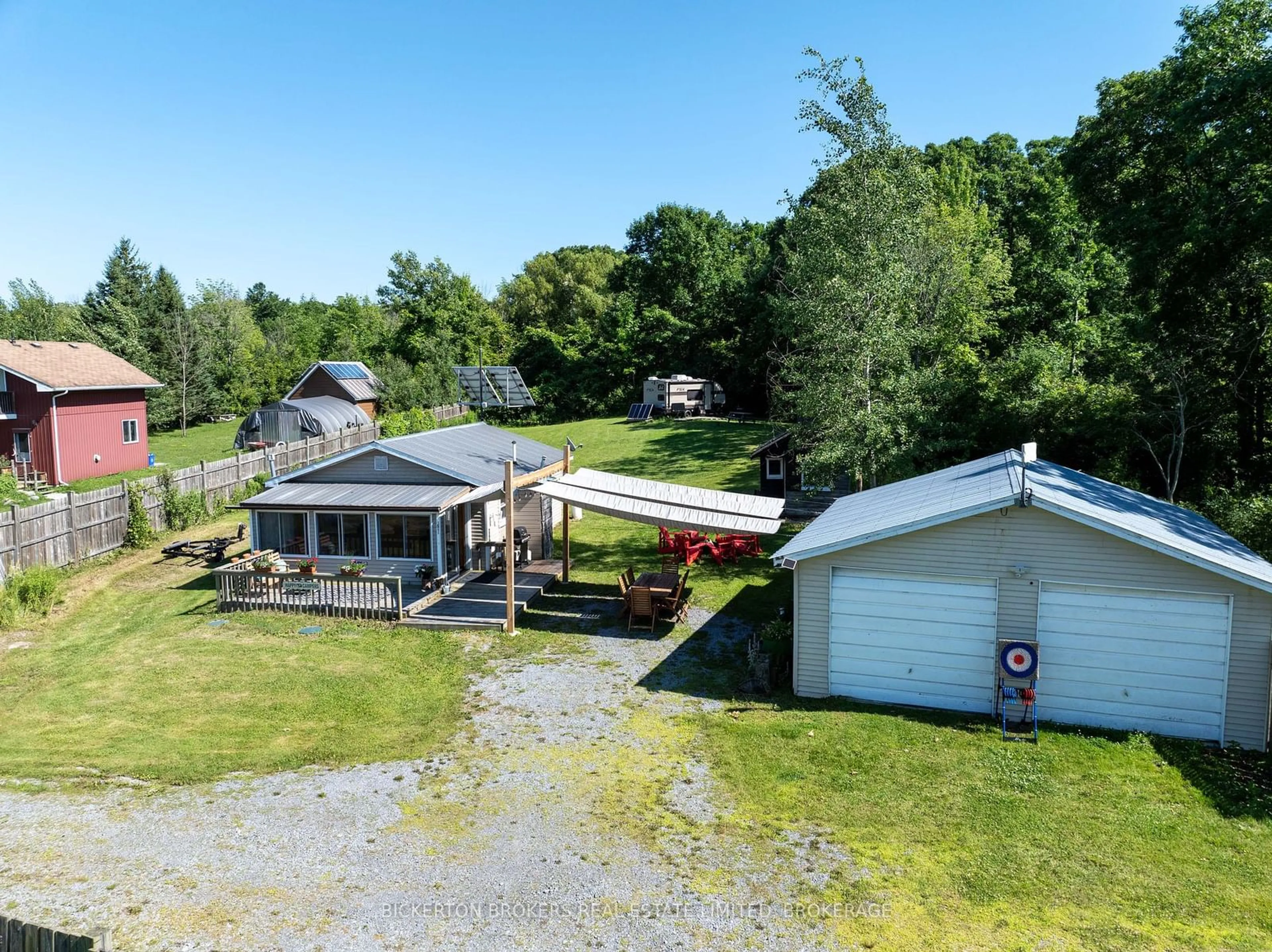 A pic from outside/outdoor area/front of a property/back of a property/a pic from drone, unknown for 356 Driscoll Rd #C, Frontenac Islands Ontario K7G 2V6