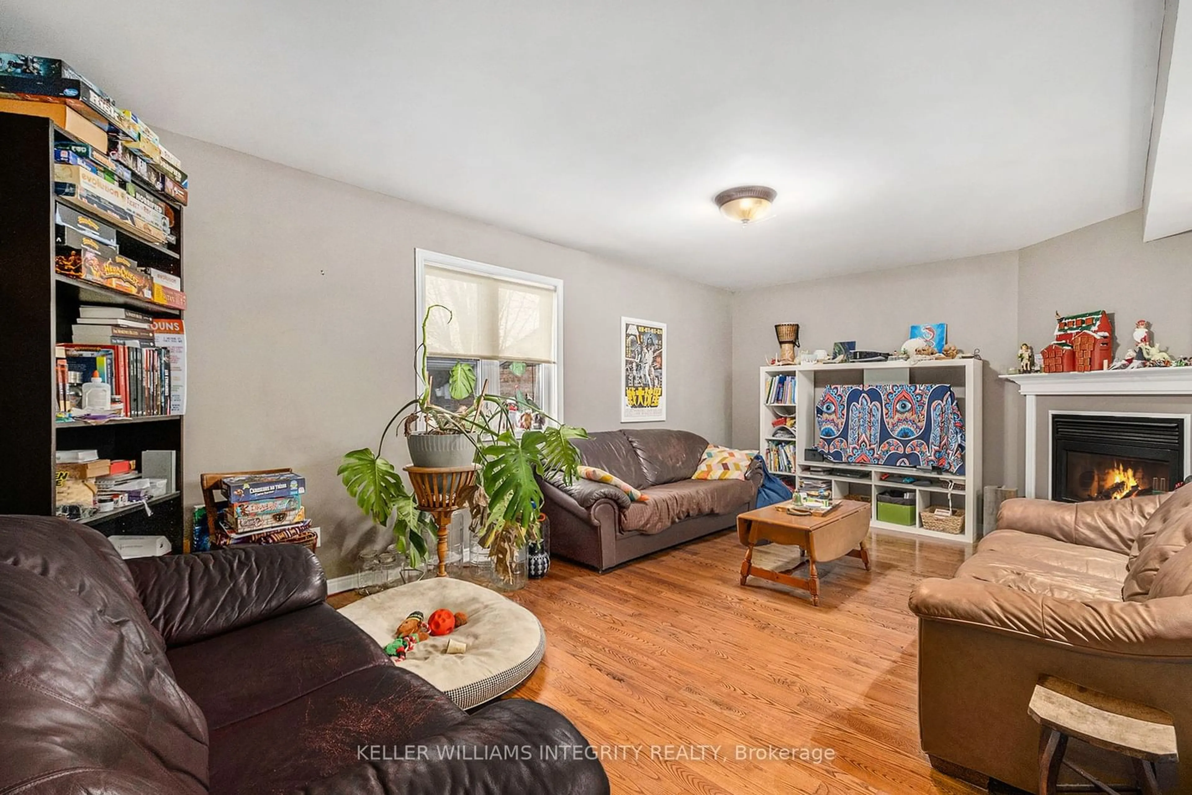 Living room with furniture, unknown for 1384 Chatelain Ave, Carlington - Central Park Ontario K1Z 8A8