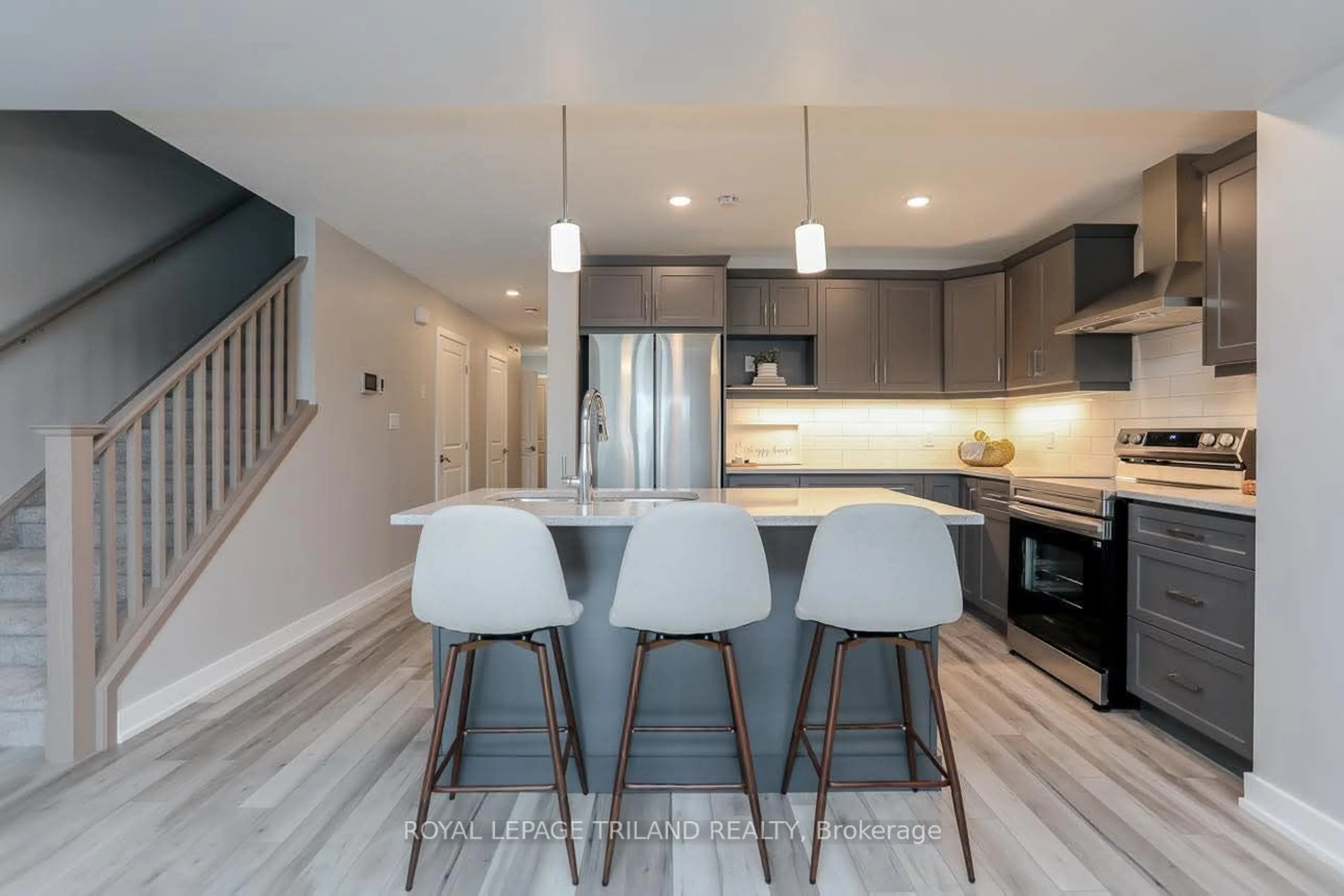 Open concept kitchen, unknown for 95 Empire Pkwy, St. Thomas Ontario N5R 0N4