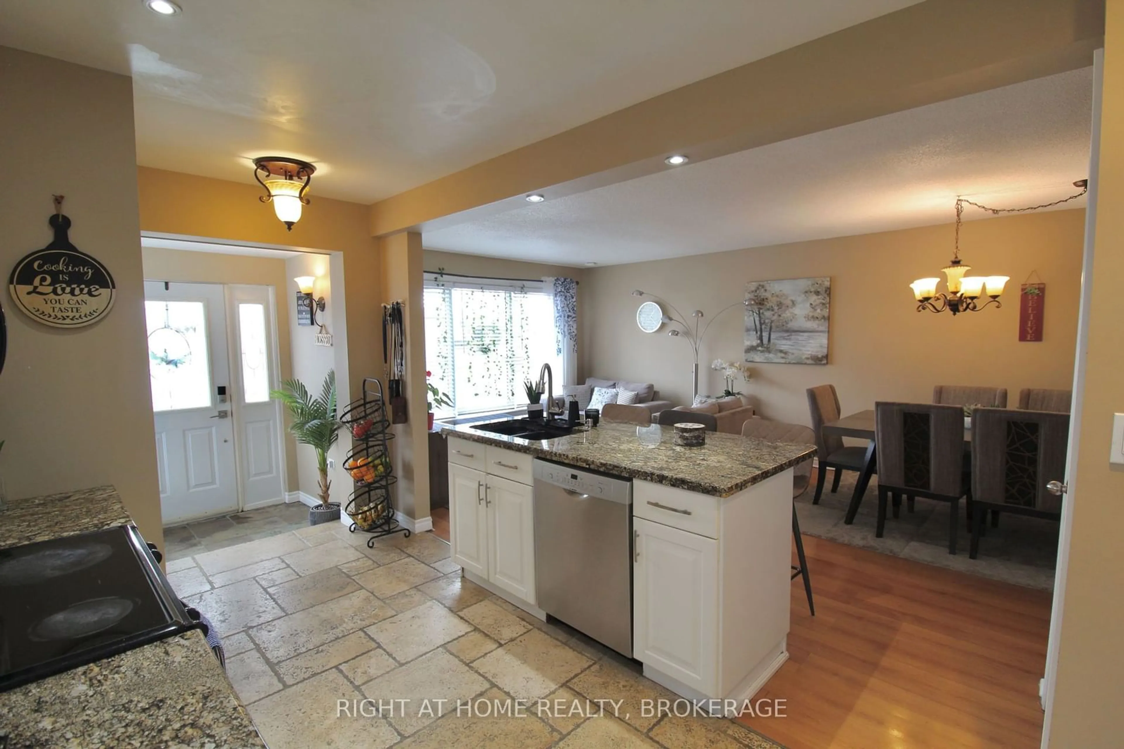 Open concept kitchen, ceramic/tile floor for 76 Barrington Dr, Welland Ontario L3C 5Z9