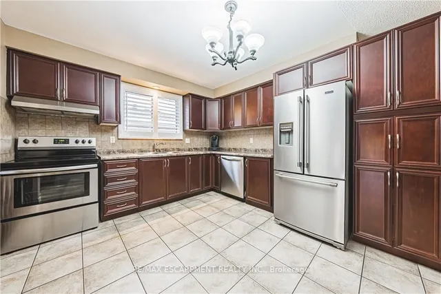 Additional property image - 153 Ravenbury Dr