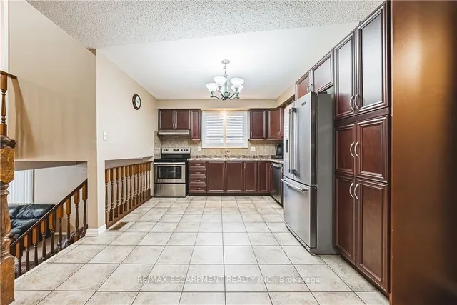 Additional property image - 153 Ravenbury Dr