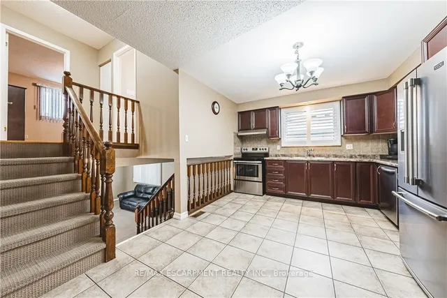 Additional property image - 153 Ravenbury Dr